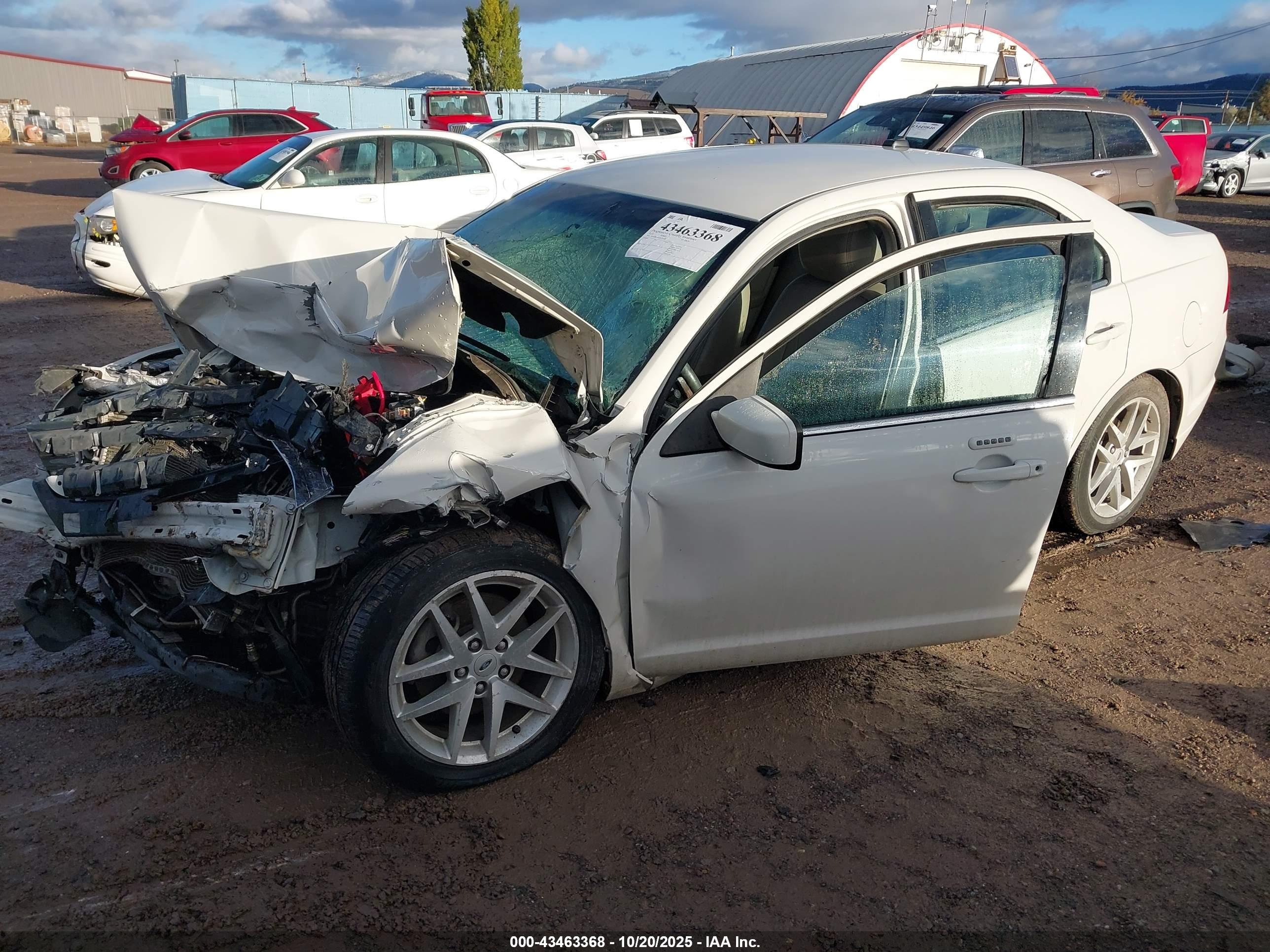 FORD FUSION image 2