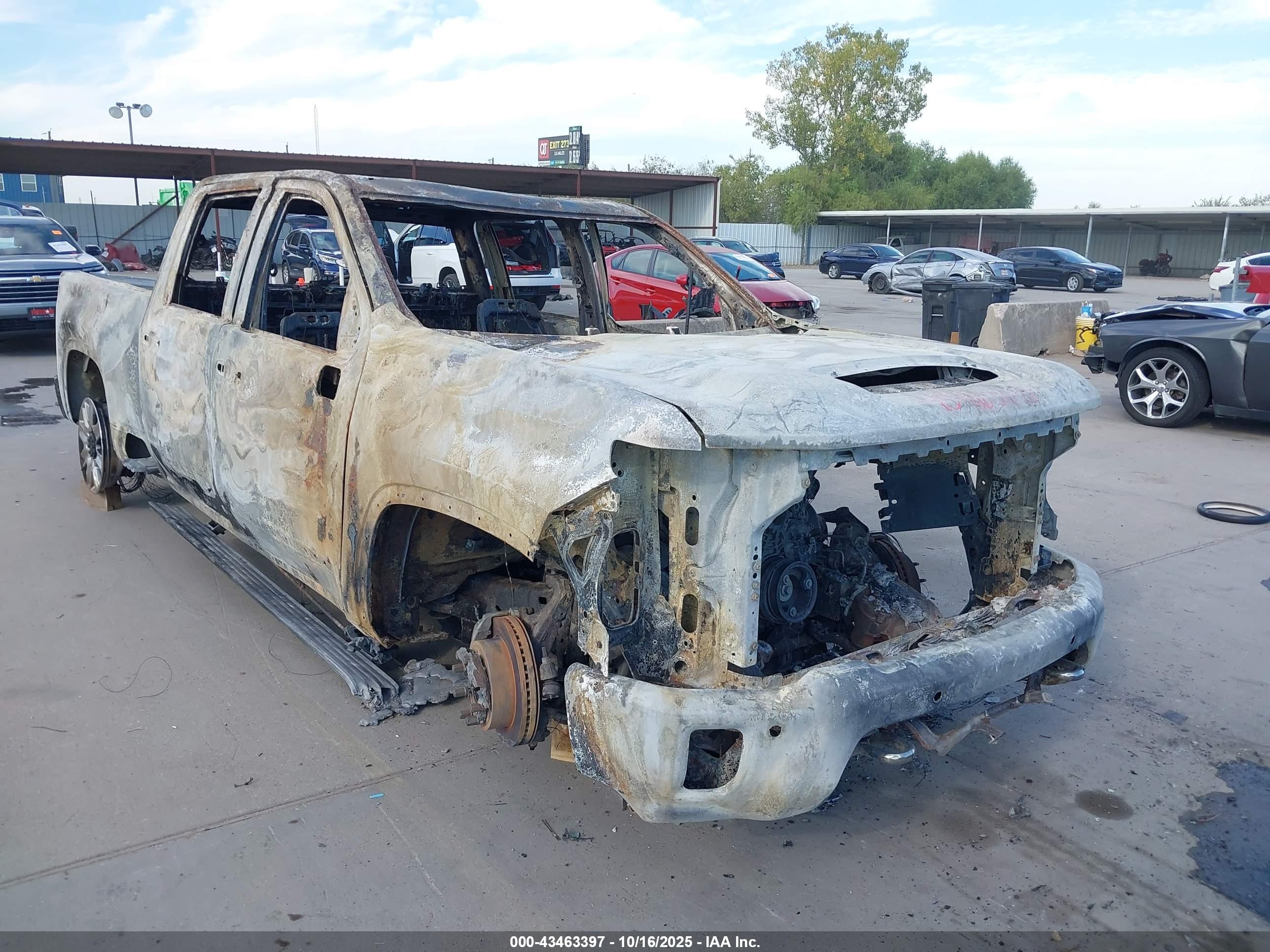 CHEVROLET SILVERADO image 2