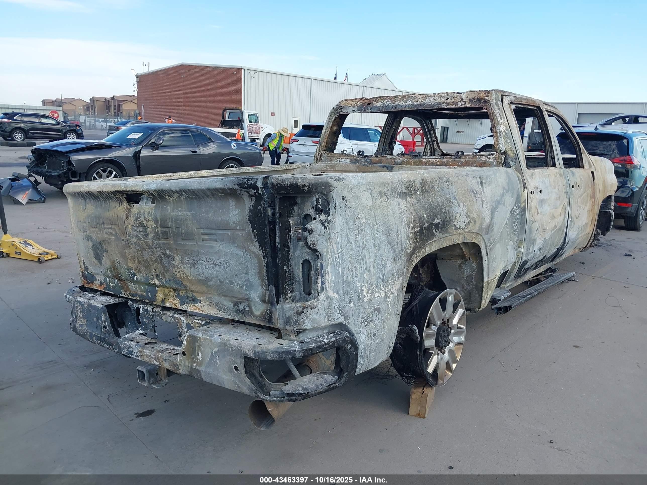 CHEVROLET SILVERADO image 3
