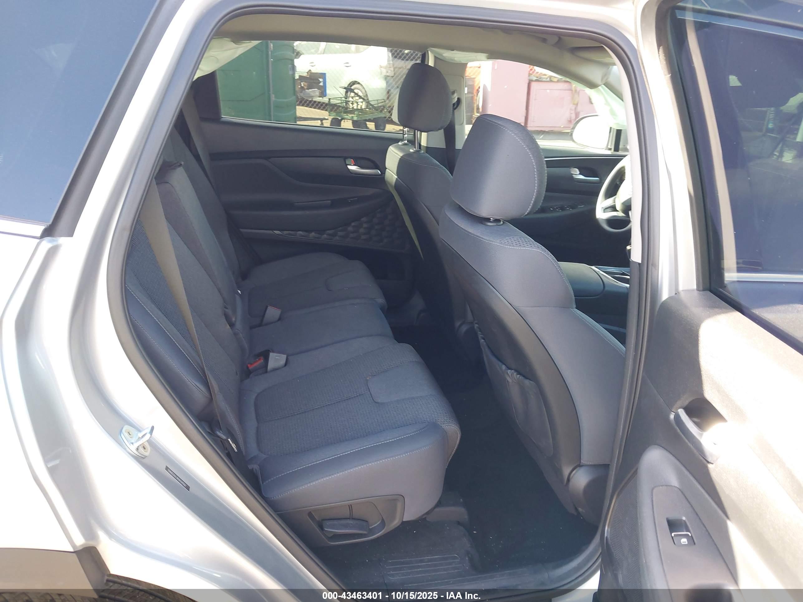HYUNDAI SANTA image 8