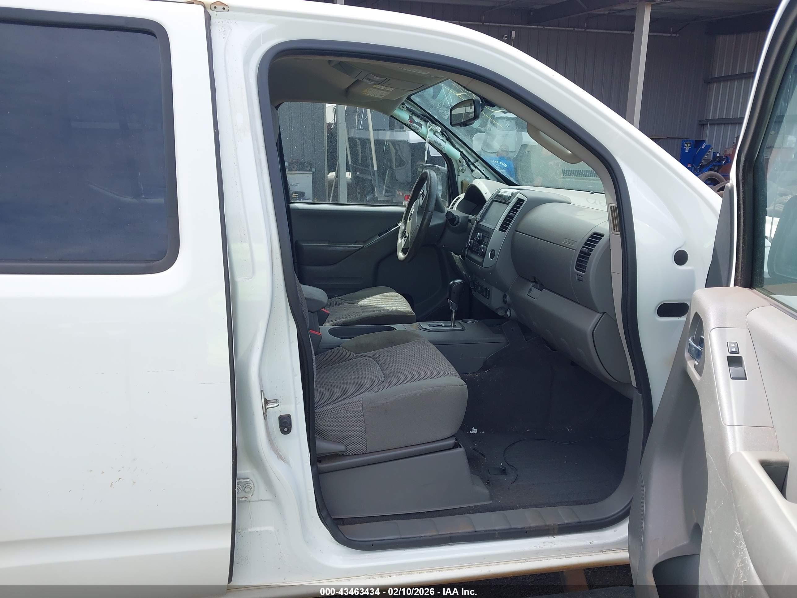 NISSAN FRONTIER image 5