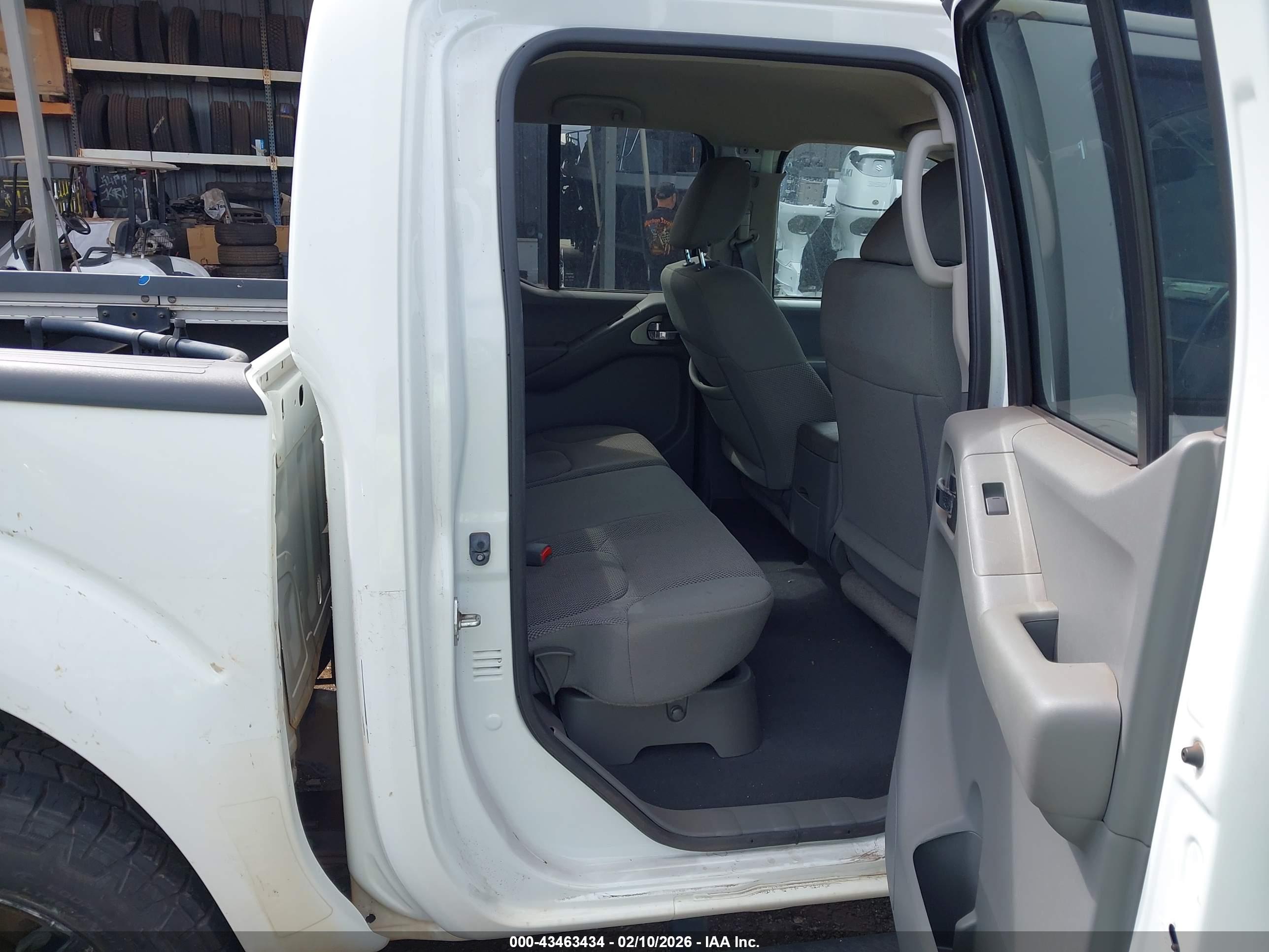 NISSAN FRONTIER image 8