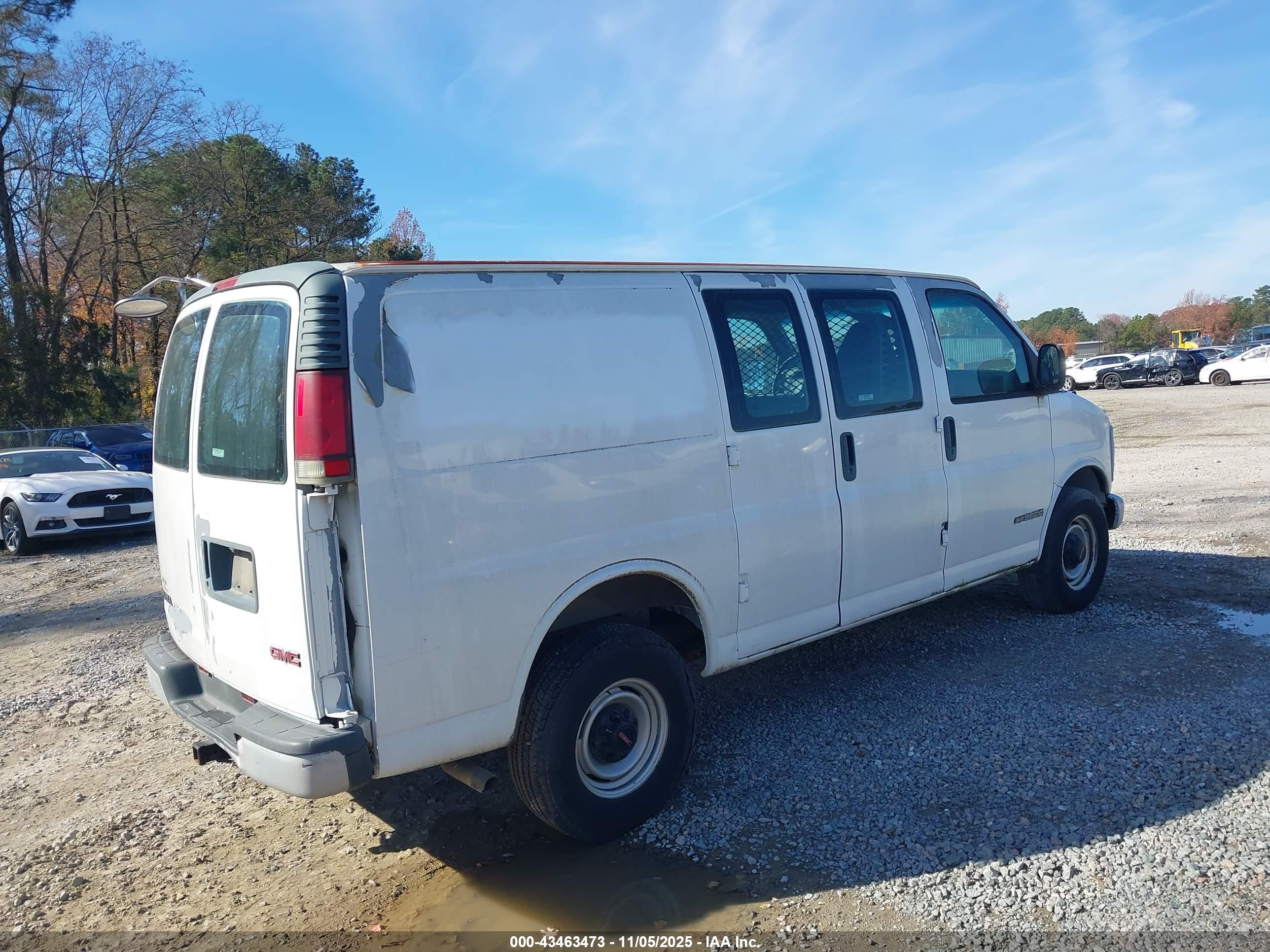 GMC SAVANA image 4