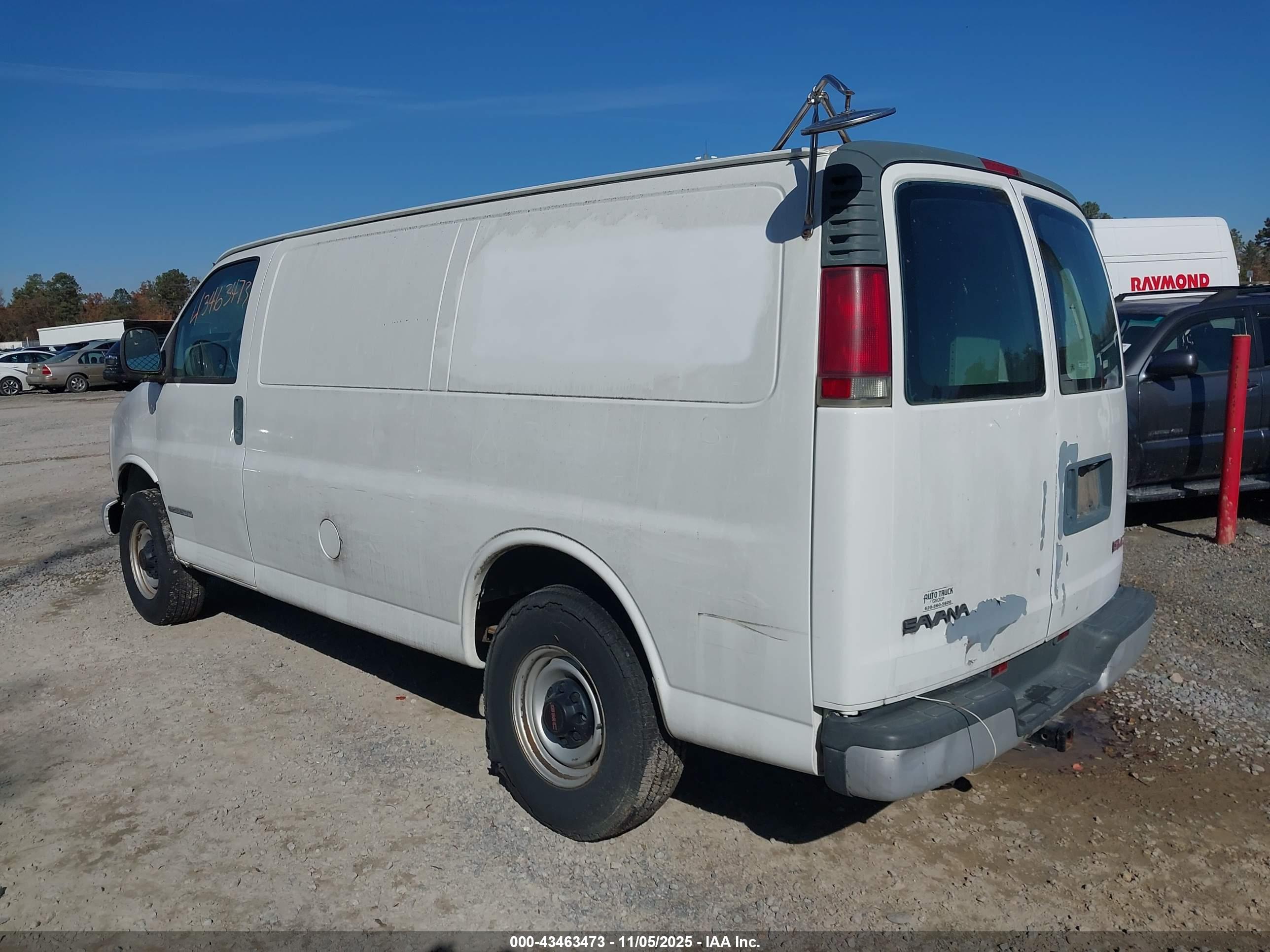 GMC SAVANA image 6