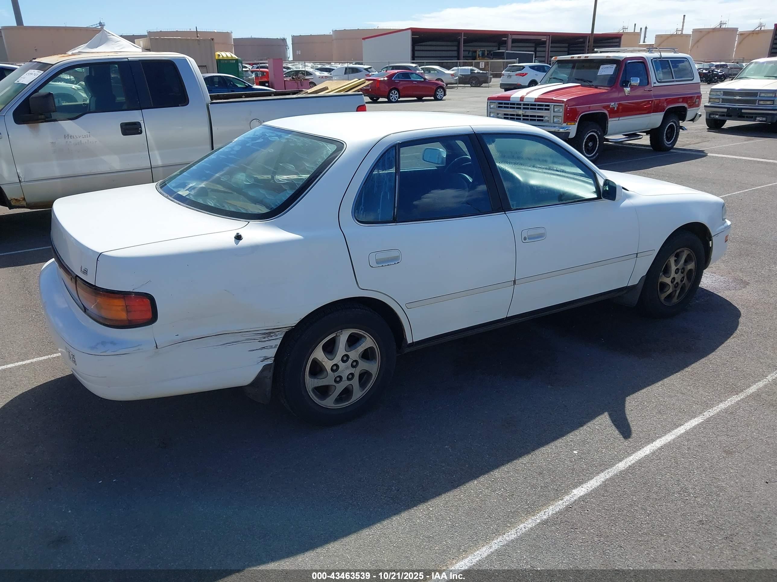 TOYOTA CAMRY image 4