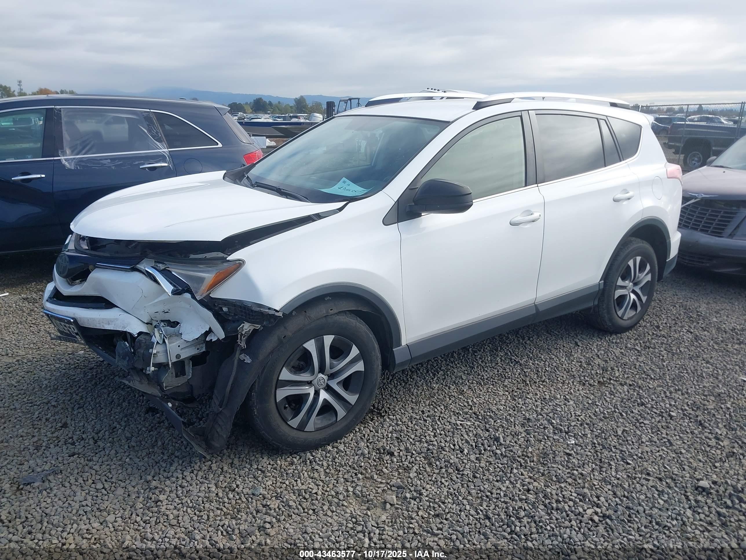 TOYOTA RAV4 image 2