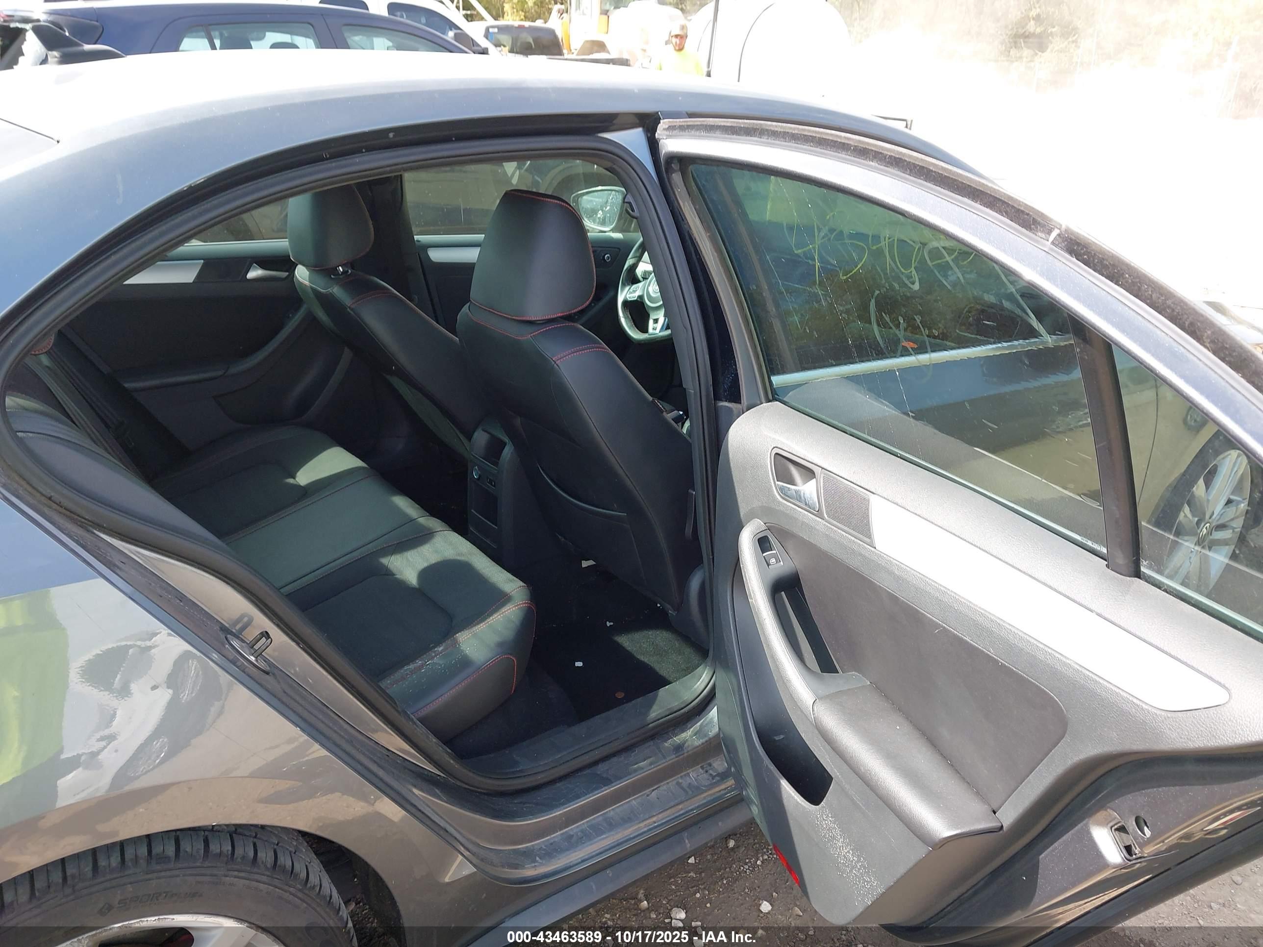 VOLKSWAGEN JETTA image 8