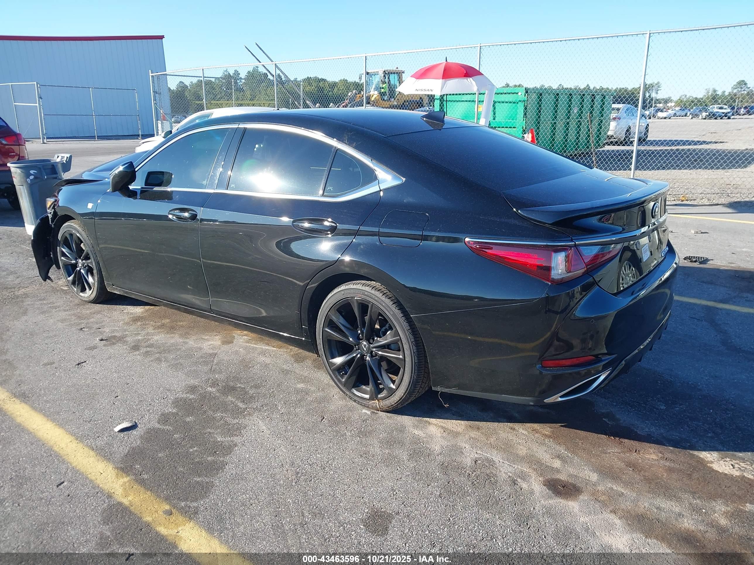 LEXUS ES image 3