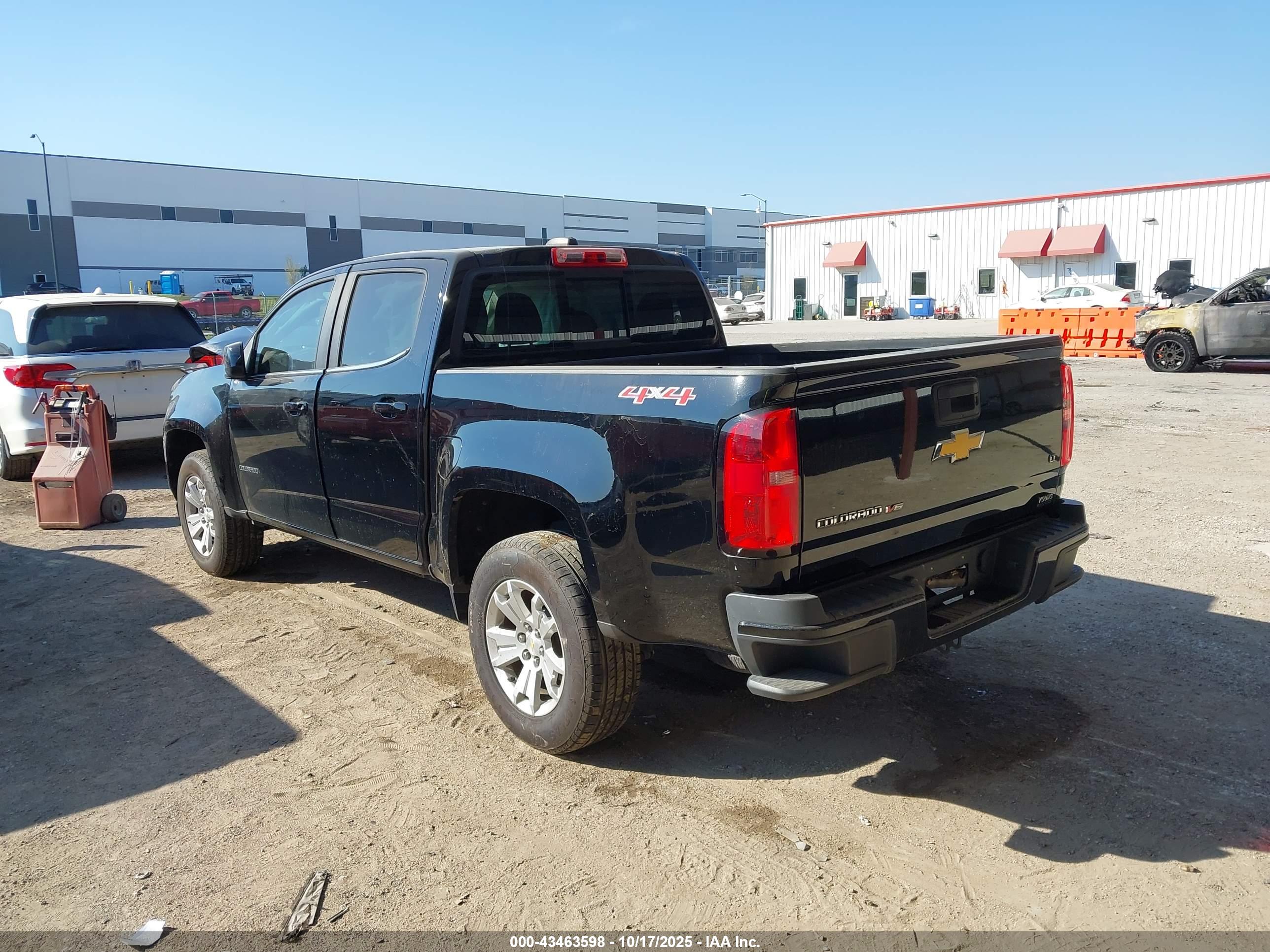 CHEVROLET COLORADO image 3