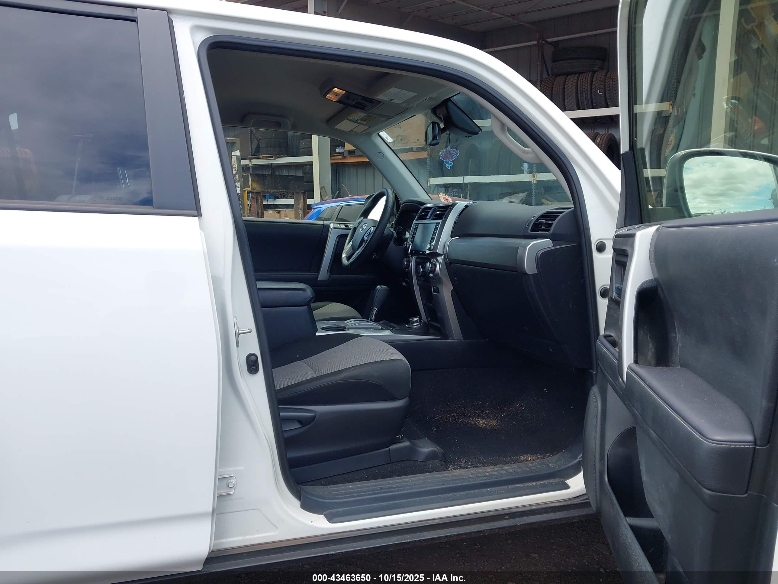 TOYOTA 4RUNNER image 5