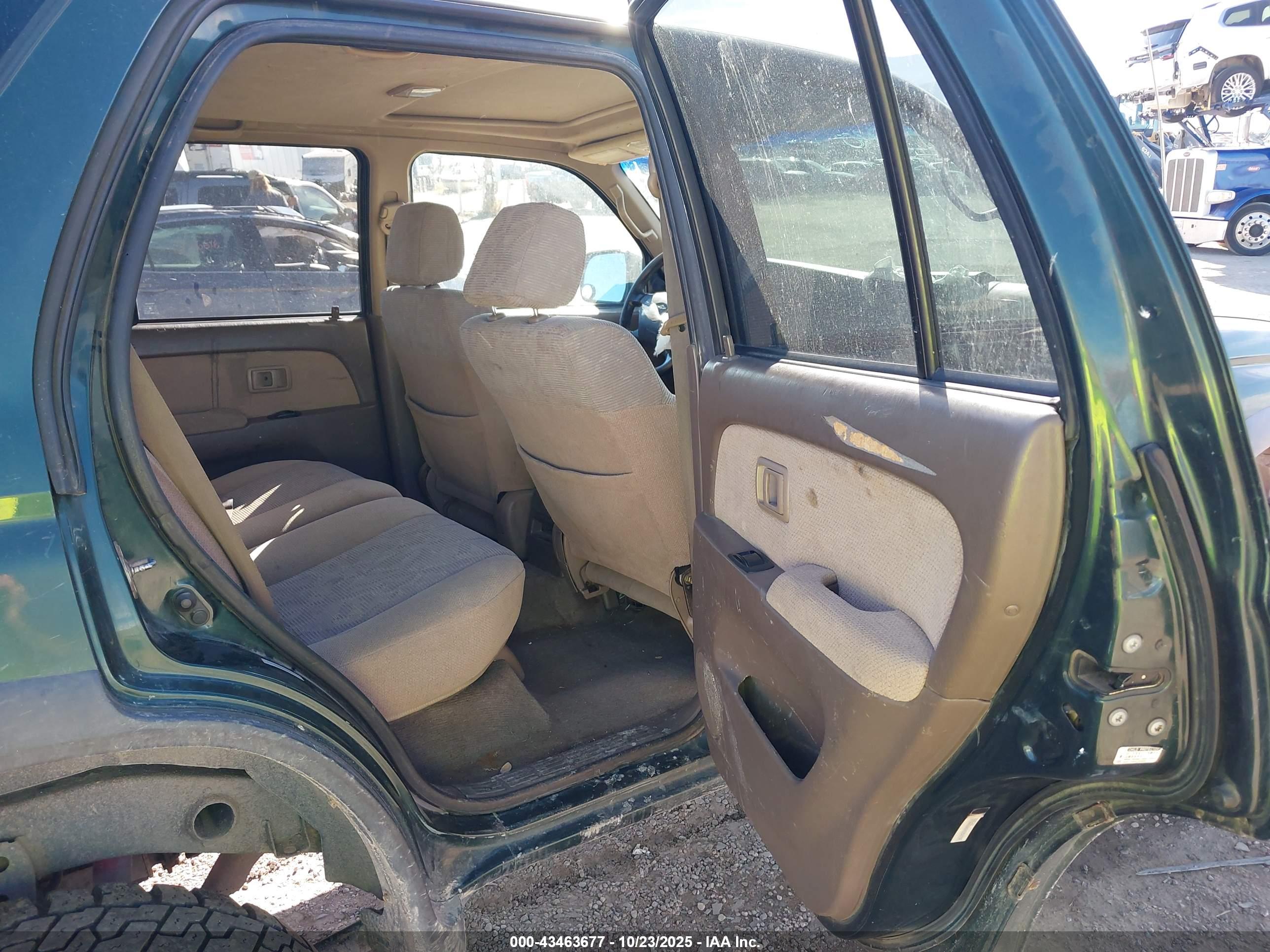 TOYOTA 4RUNNER image 8