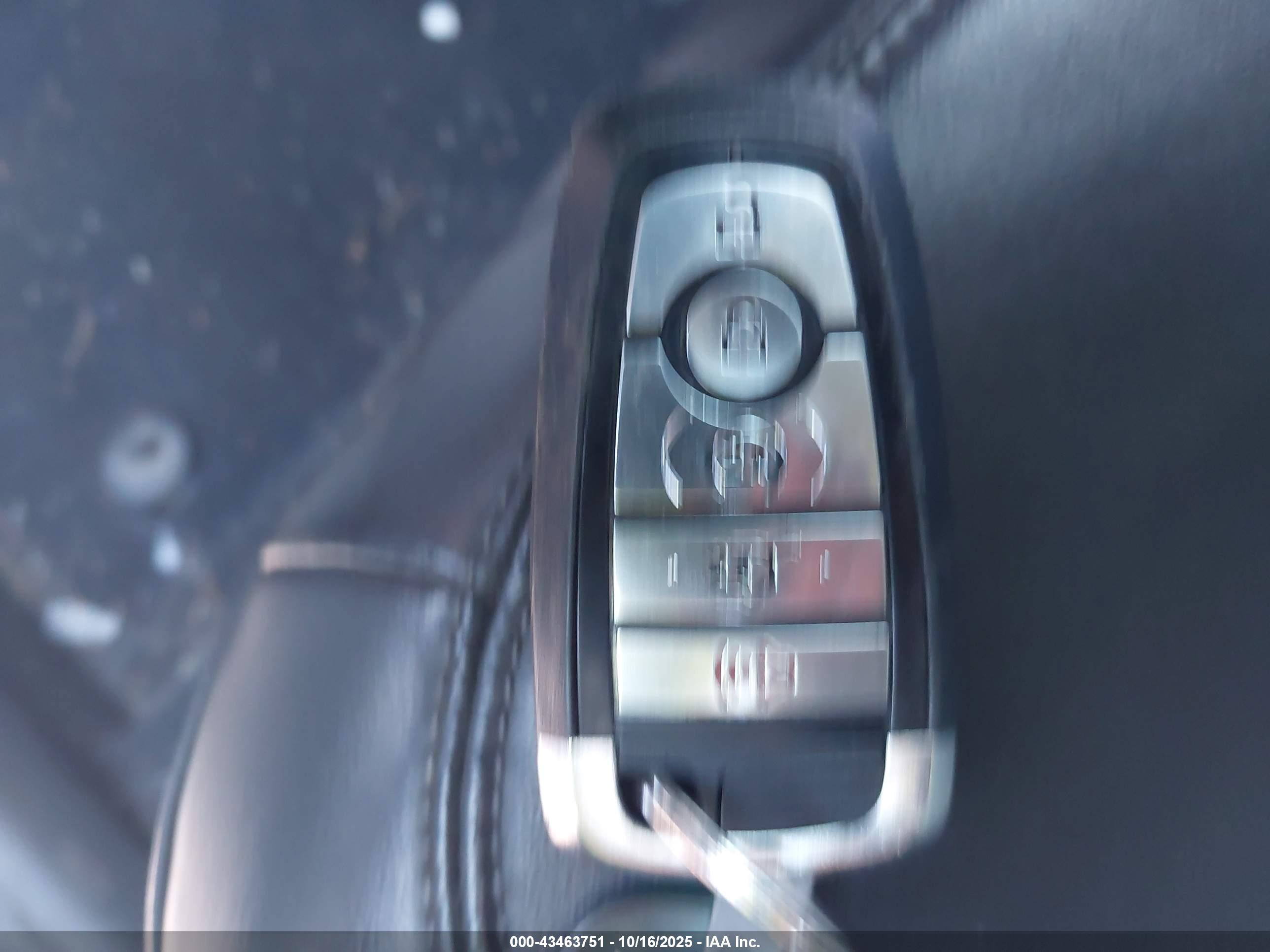 FORD EXPLORER image 11