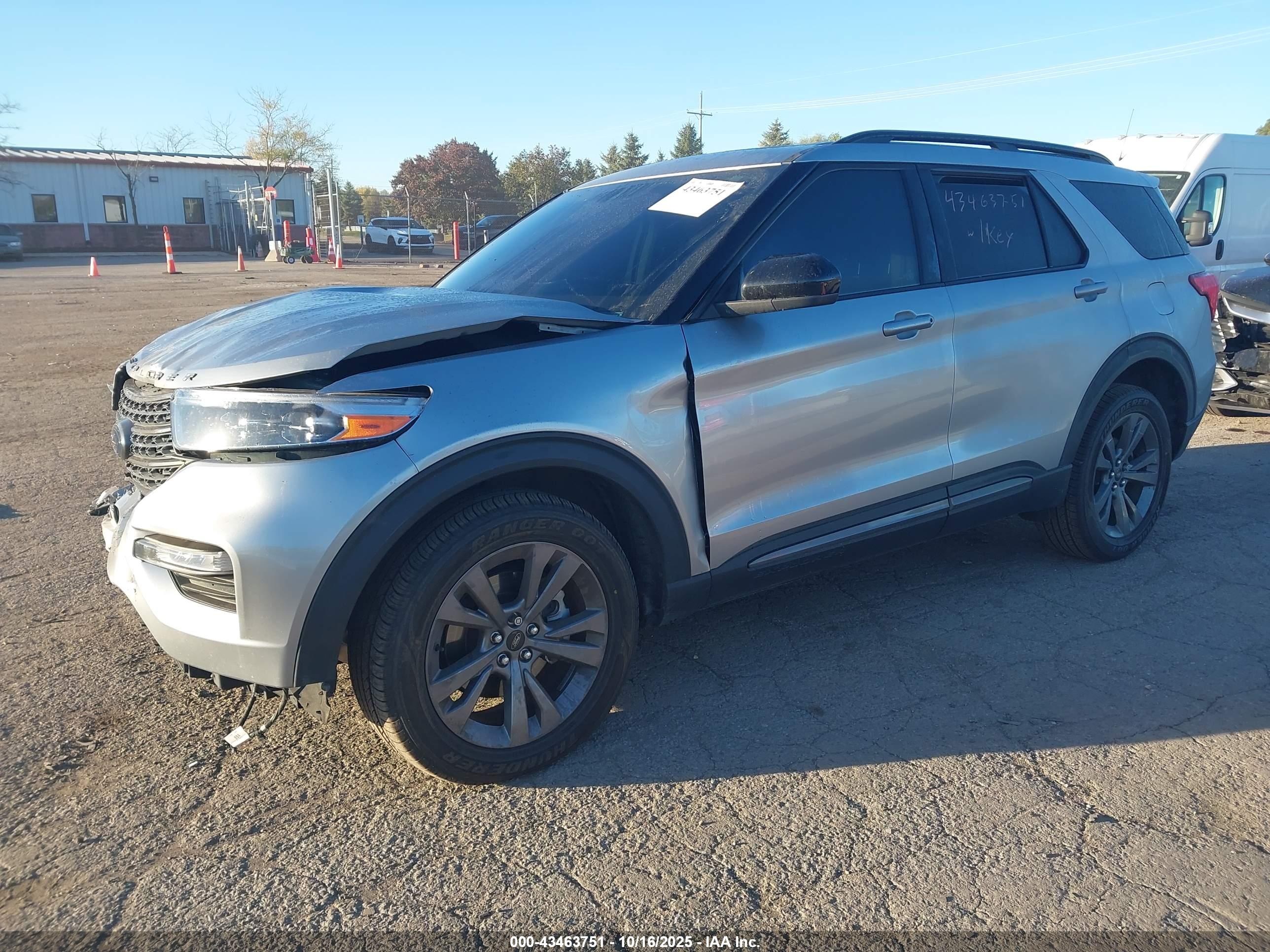 FORD EXPLORER image 2