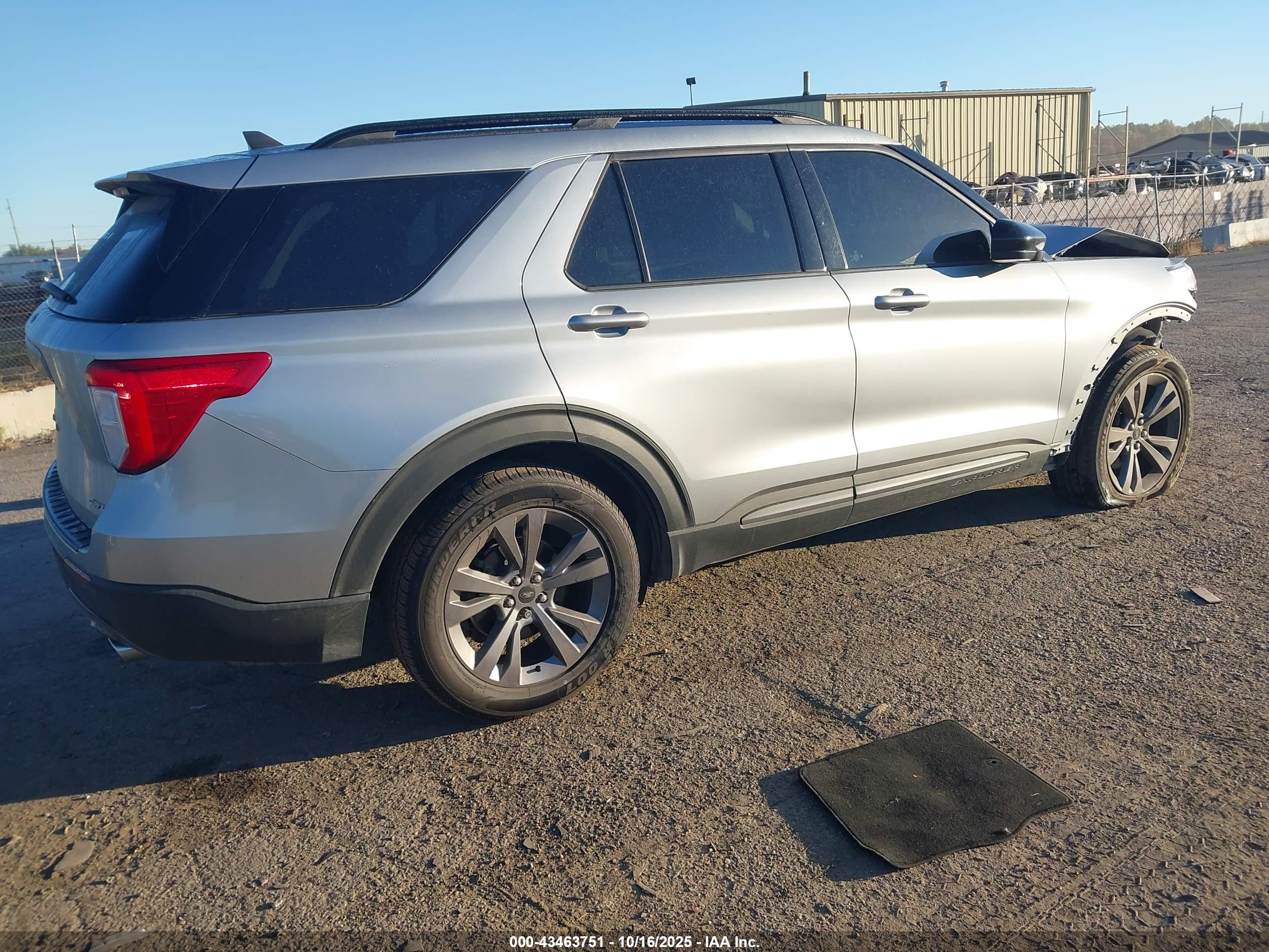 FORD EXPLORER image 4