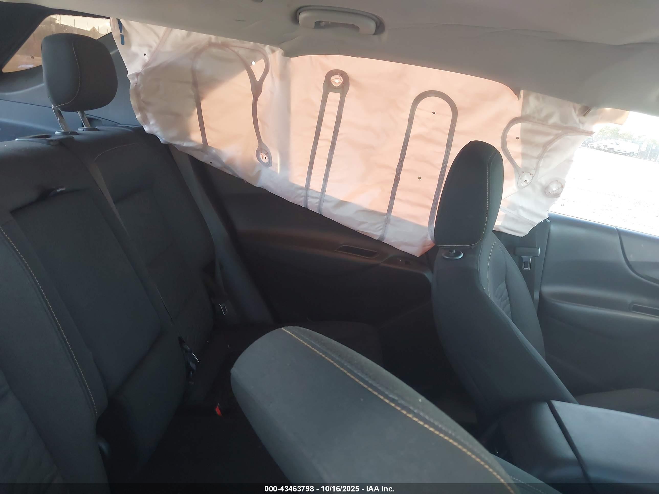 CHEVROLET EQUINOX image 8