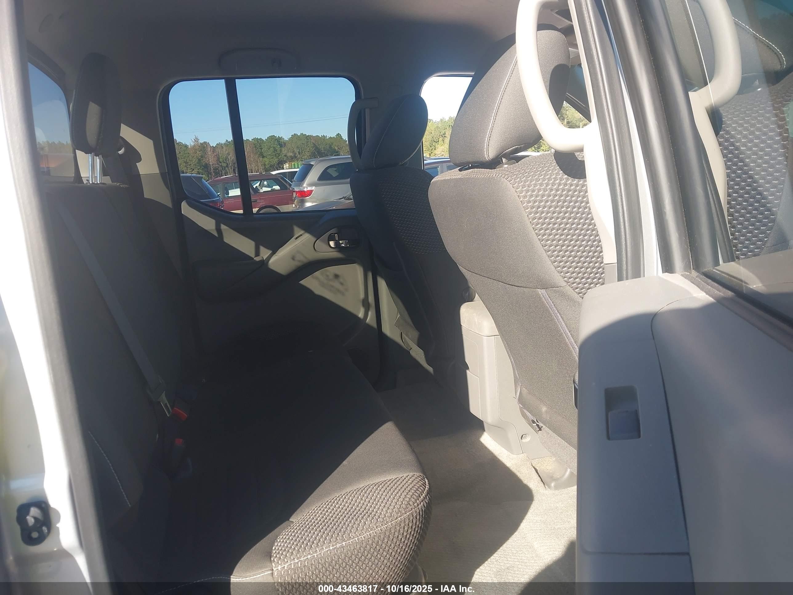 NISSAN FRONTIER image 8