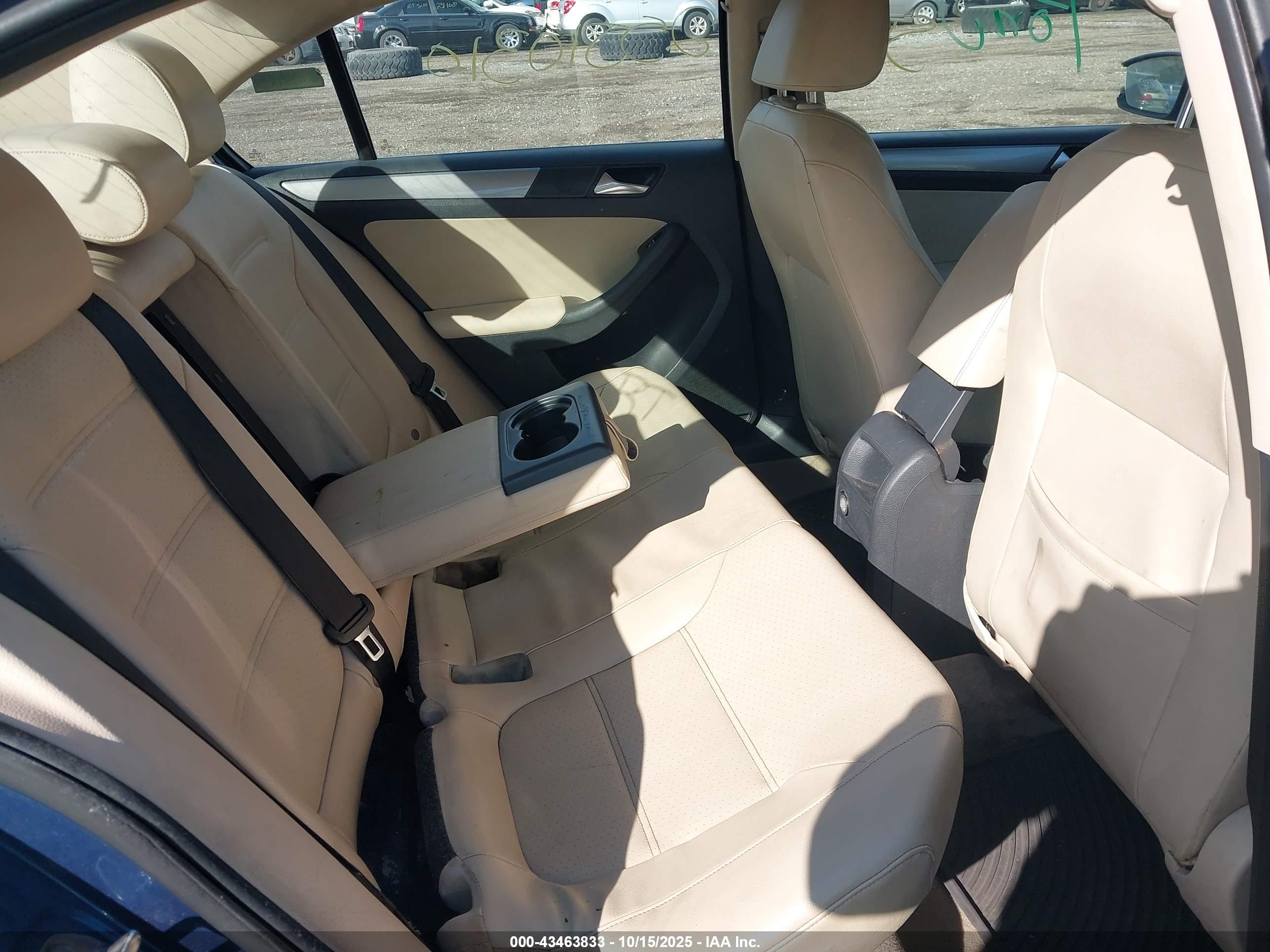 VOLKSWAGEN JETTA image 8