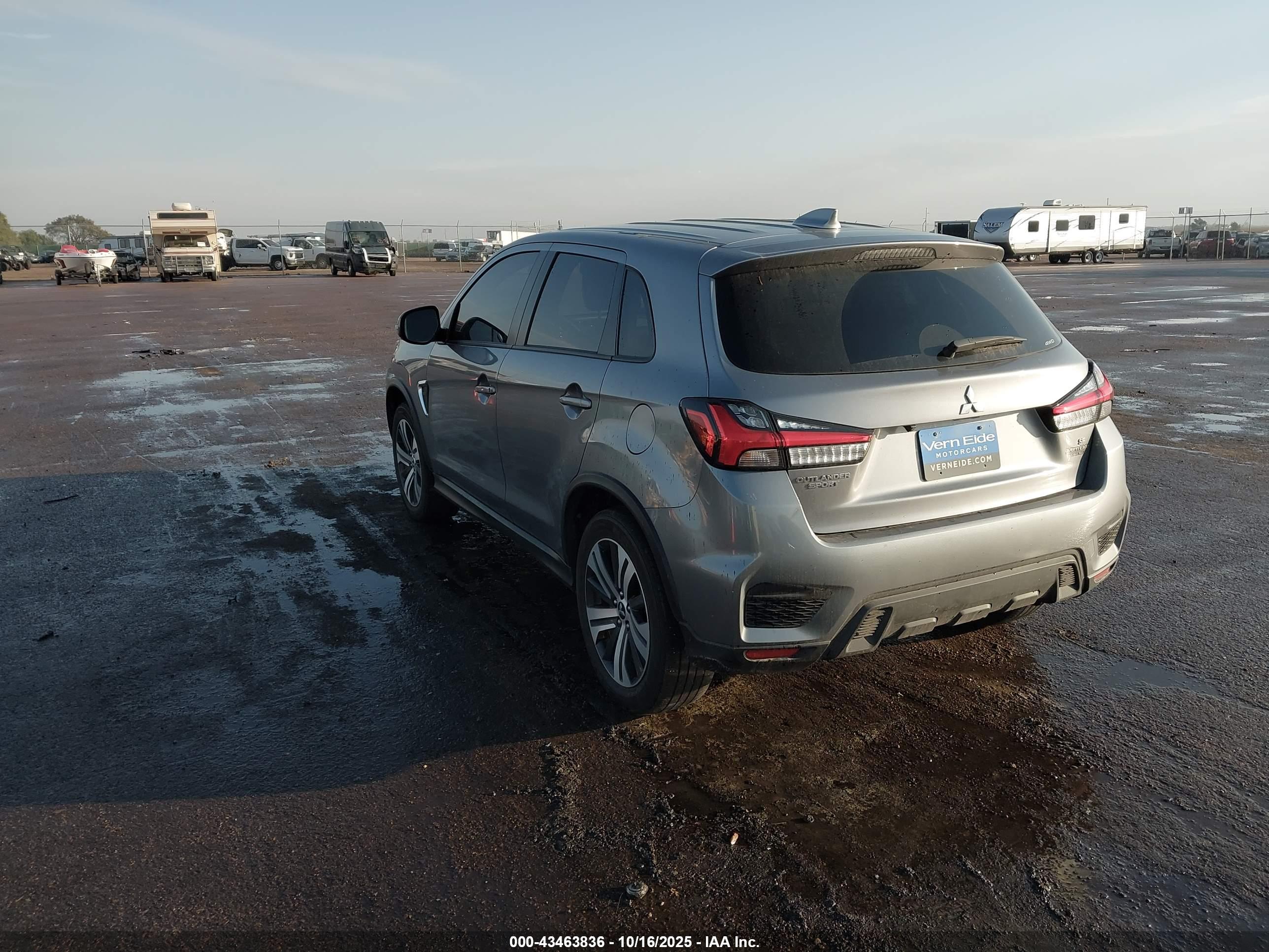 MITSUBISHI OUTLANDER image 3