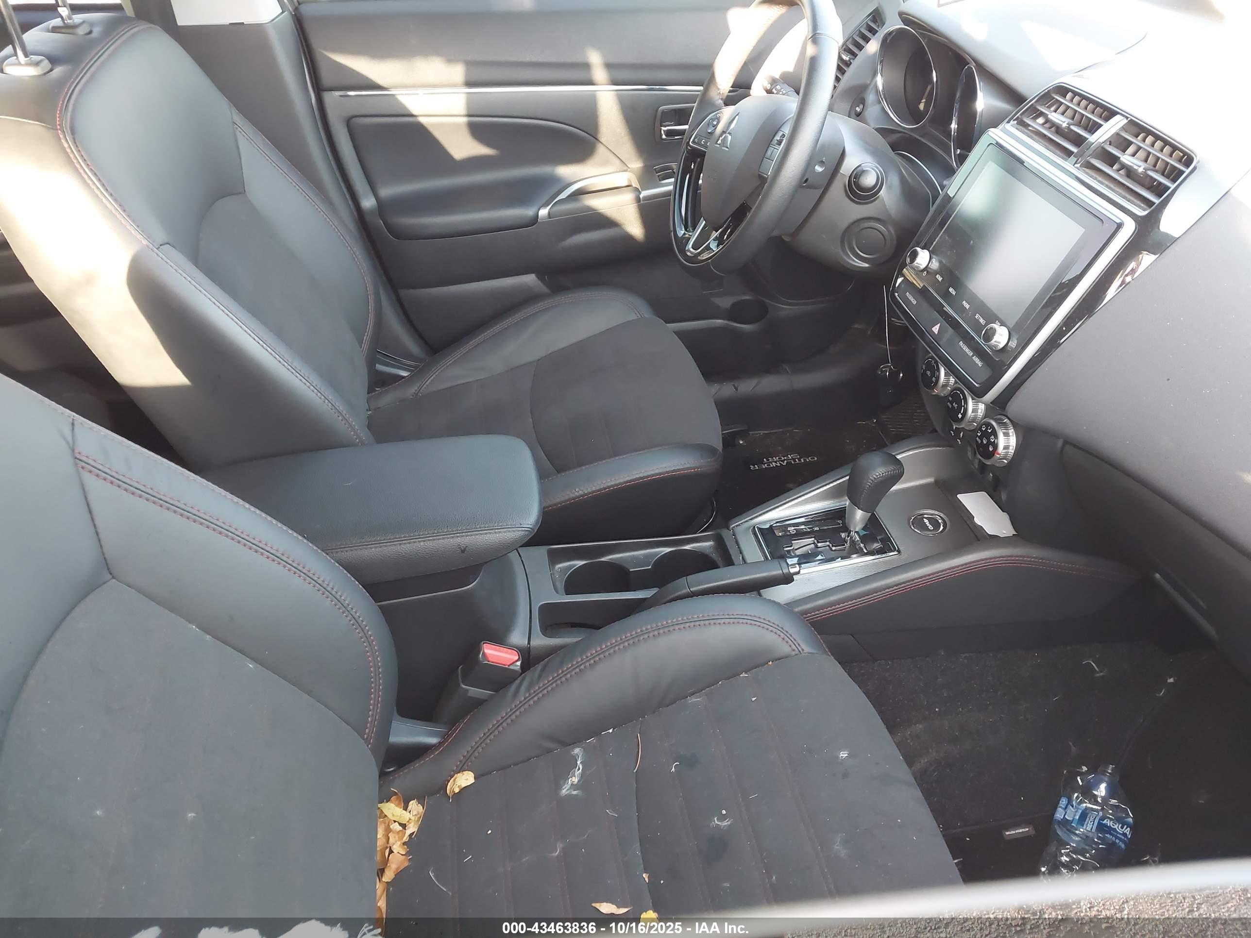 MITSUBISHI OUTLANDER image 5