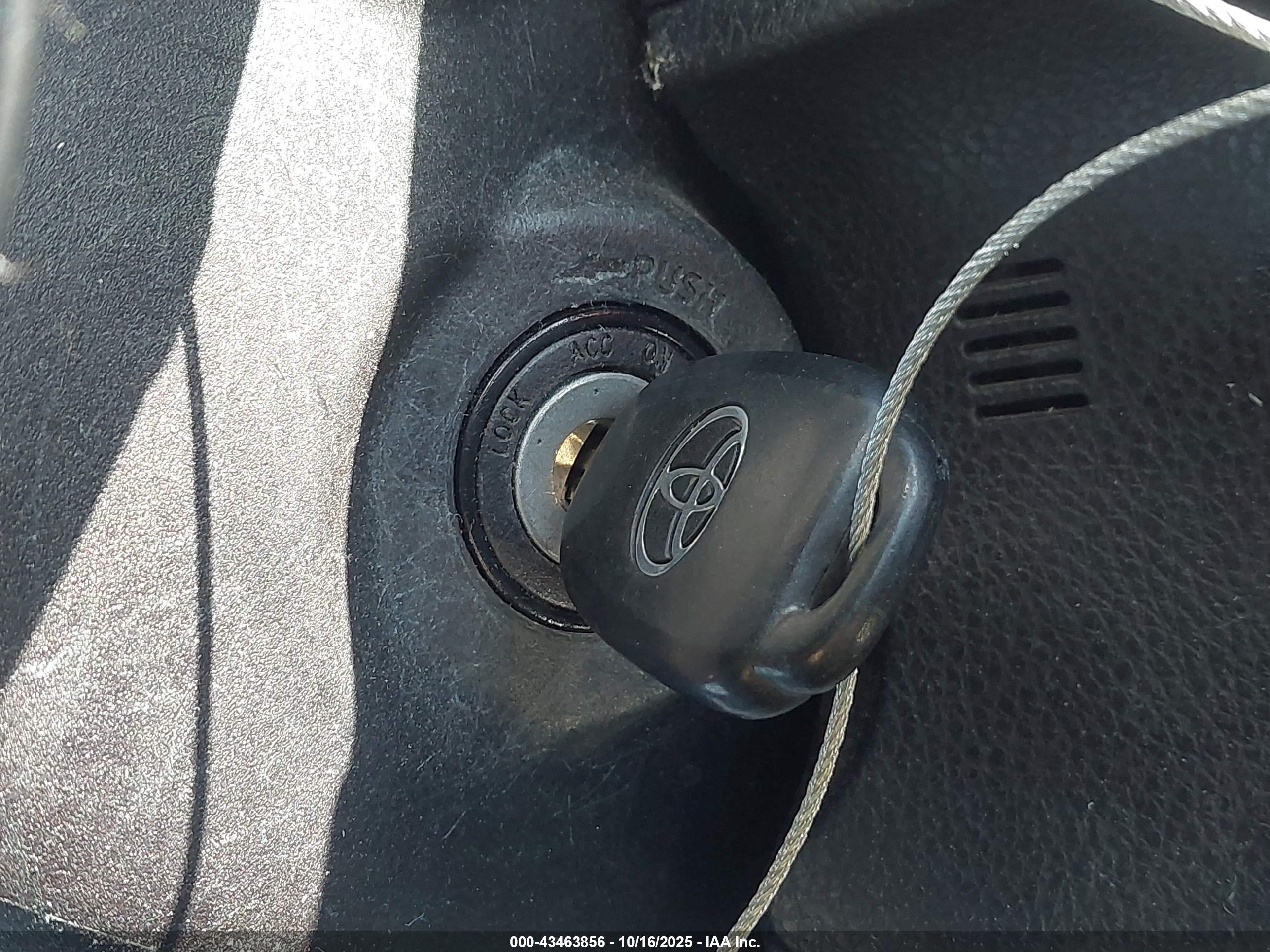 TOYOTA COROLLA image 11