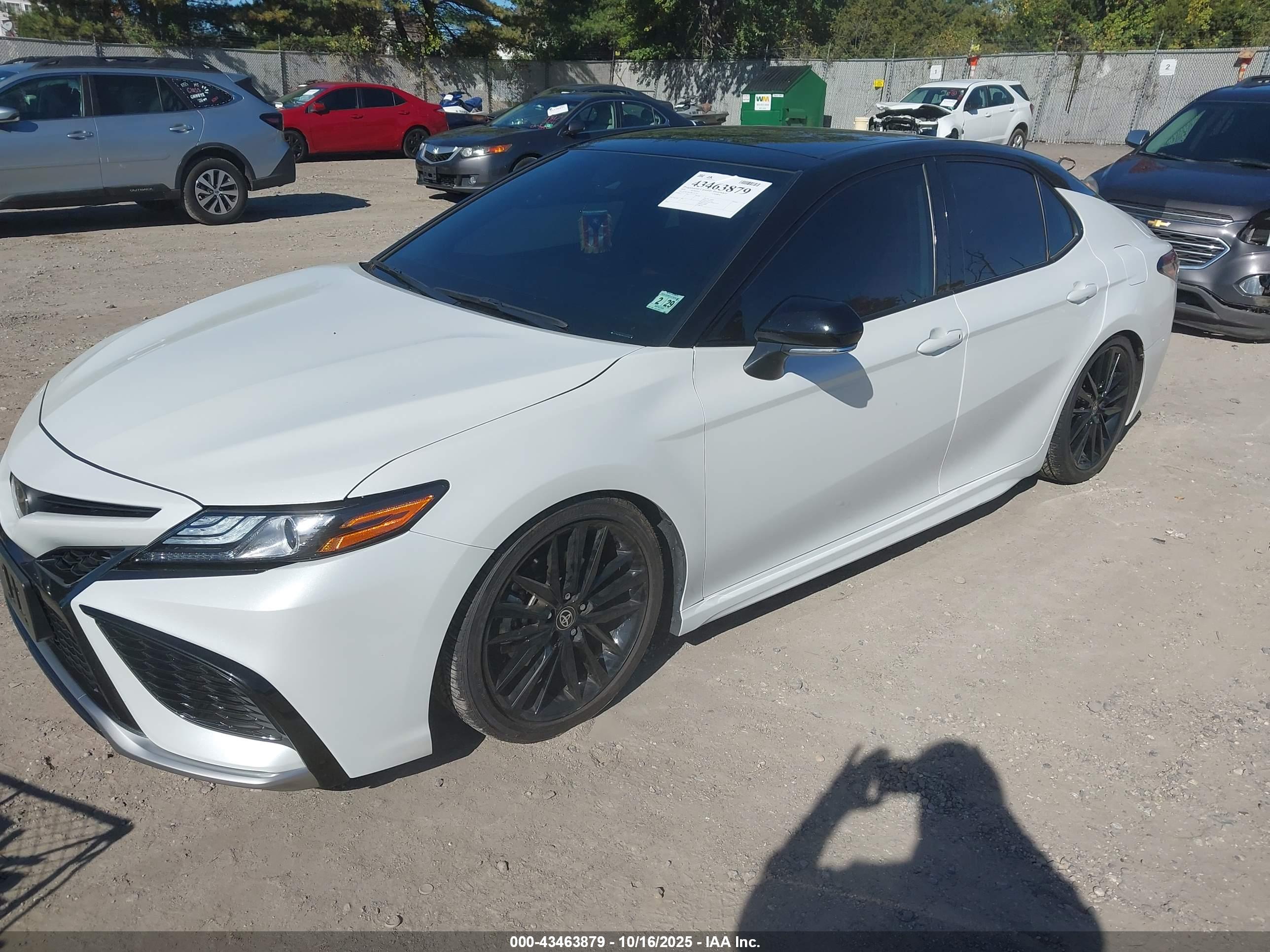 TOYOTA CAMRY image 2