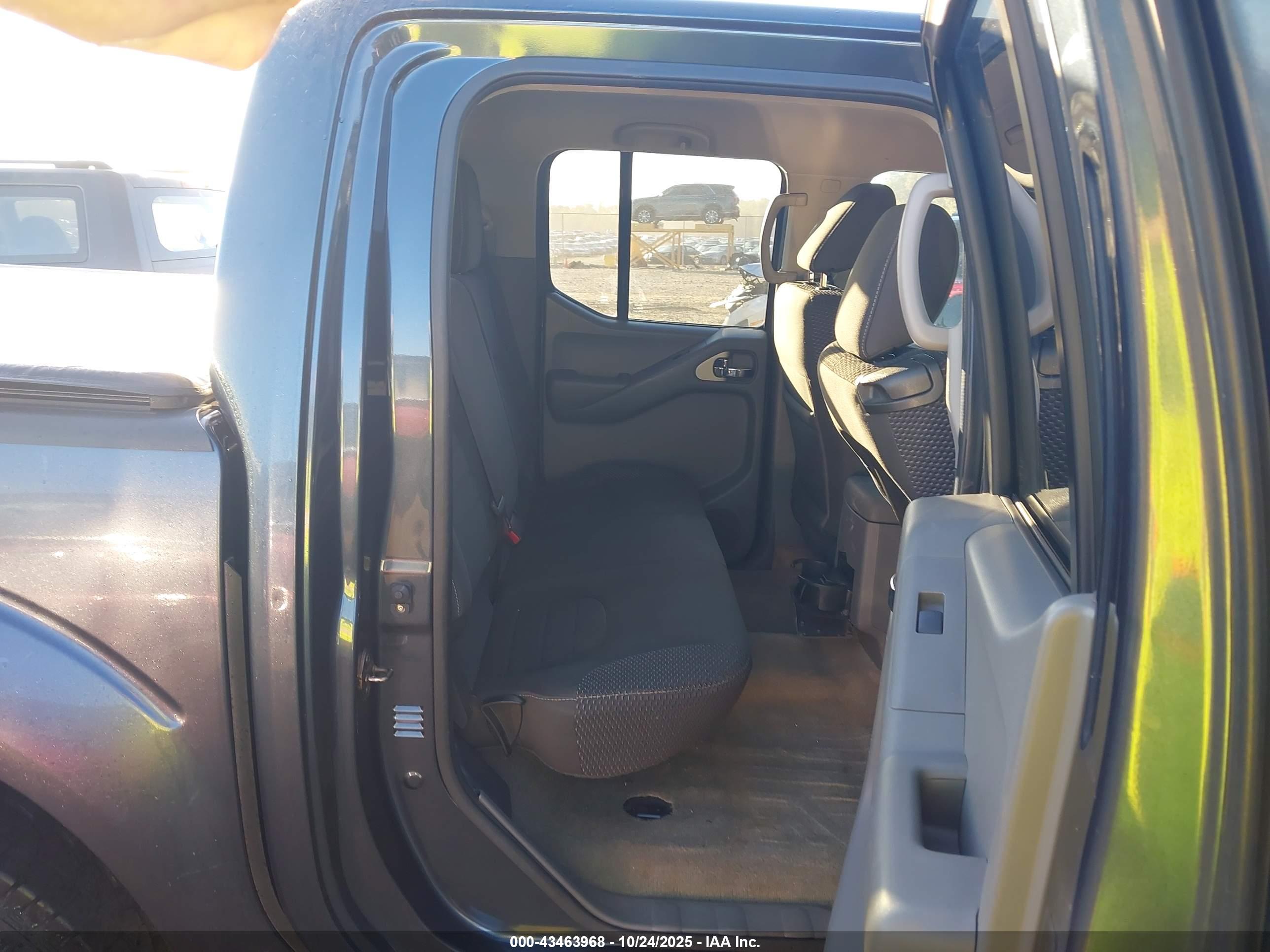 NISSAN FRONTIER image 8