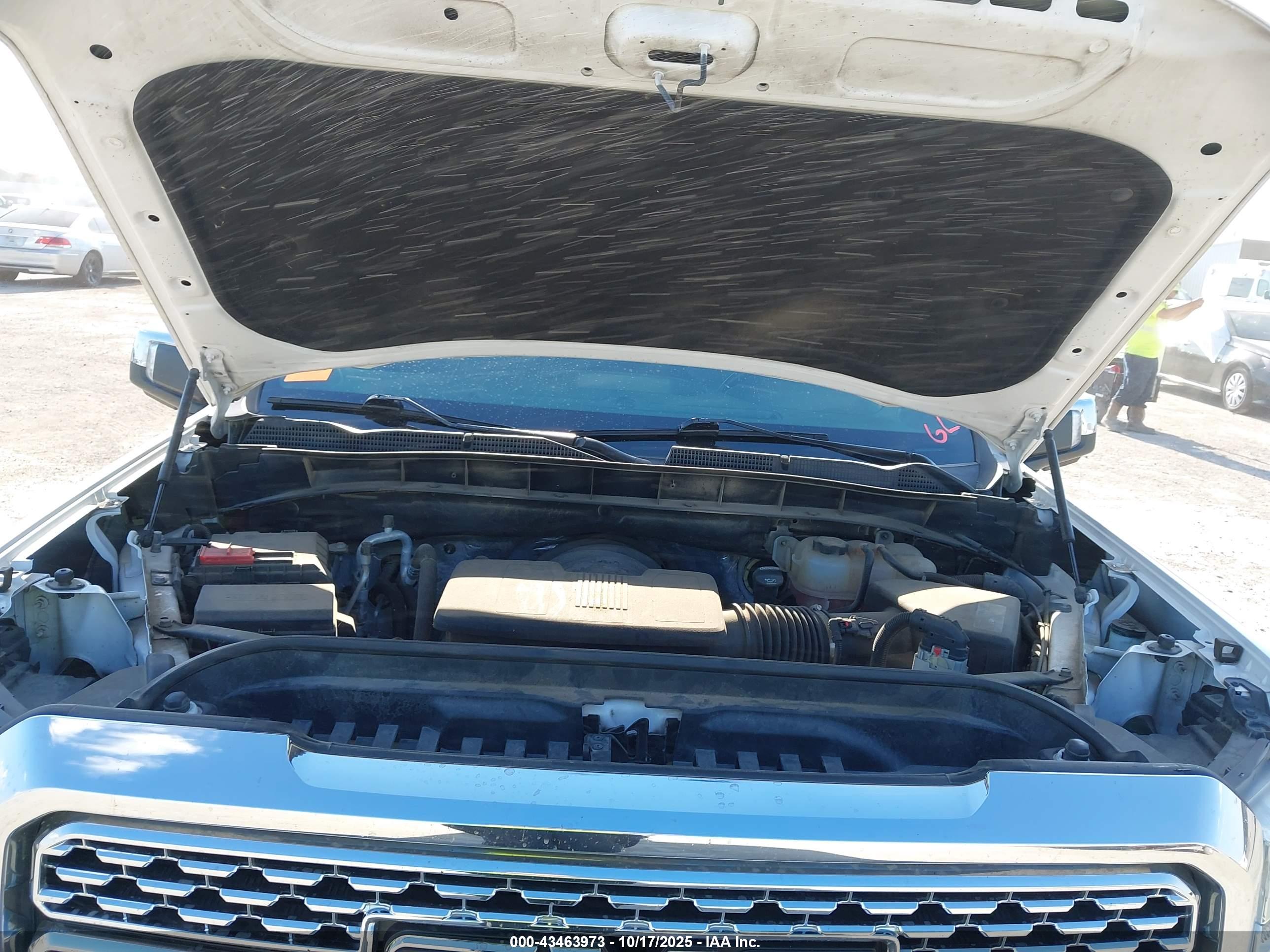GMC SIERRA image 10