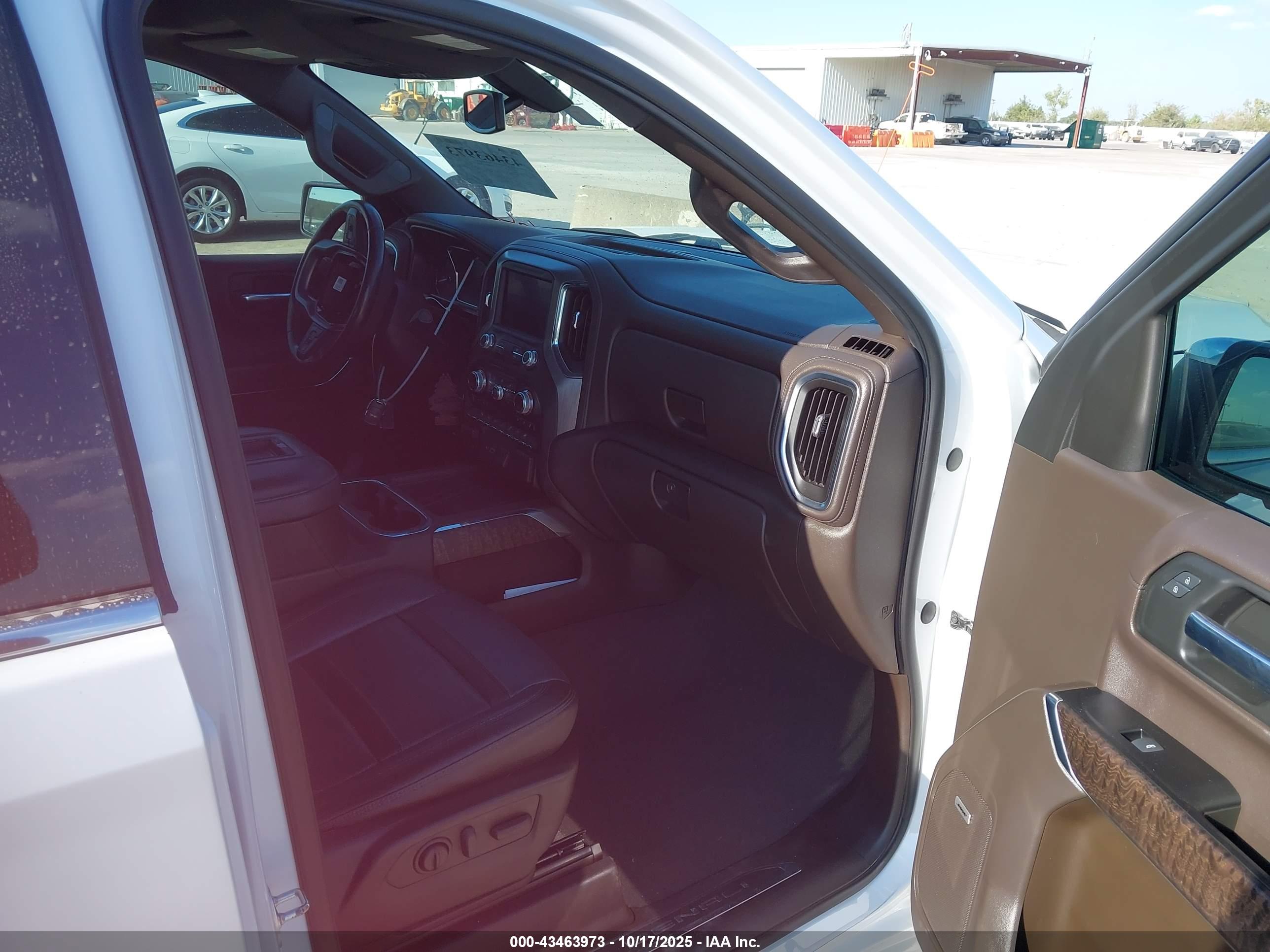 GMC SIERRA image 5