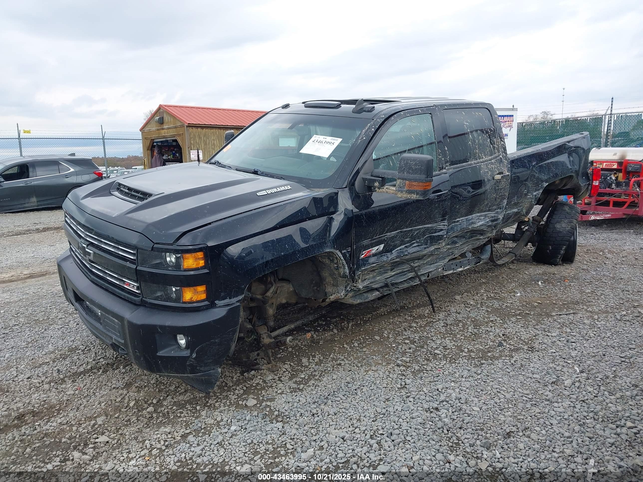 CHEVROLET SILVERADO image 2