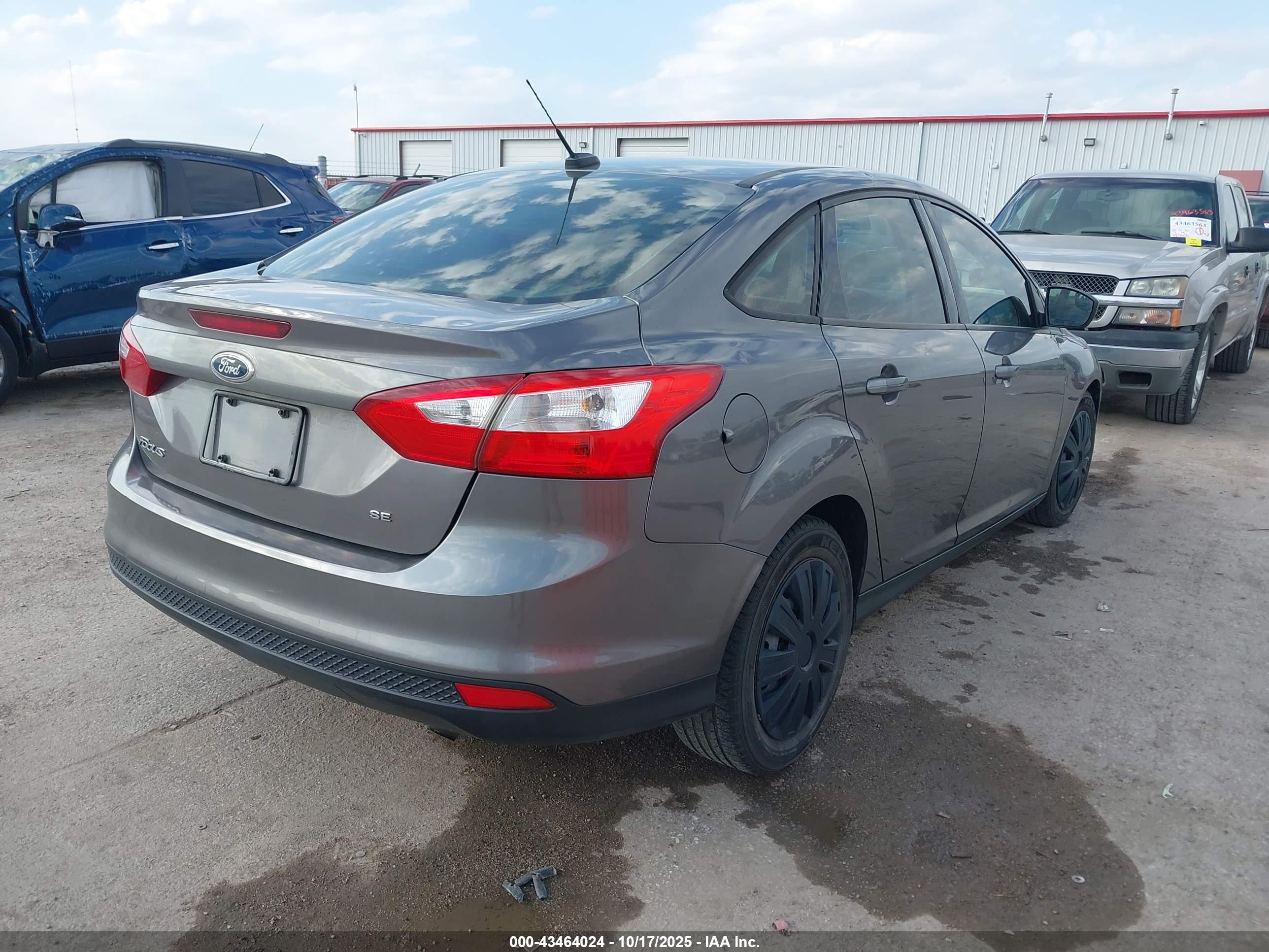 FORD FOCUS image 4