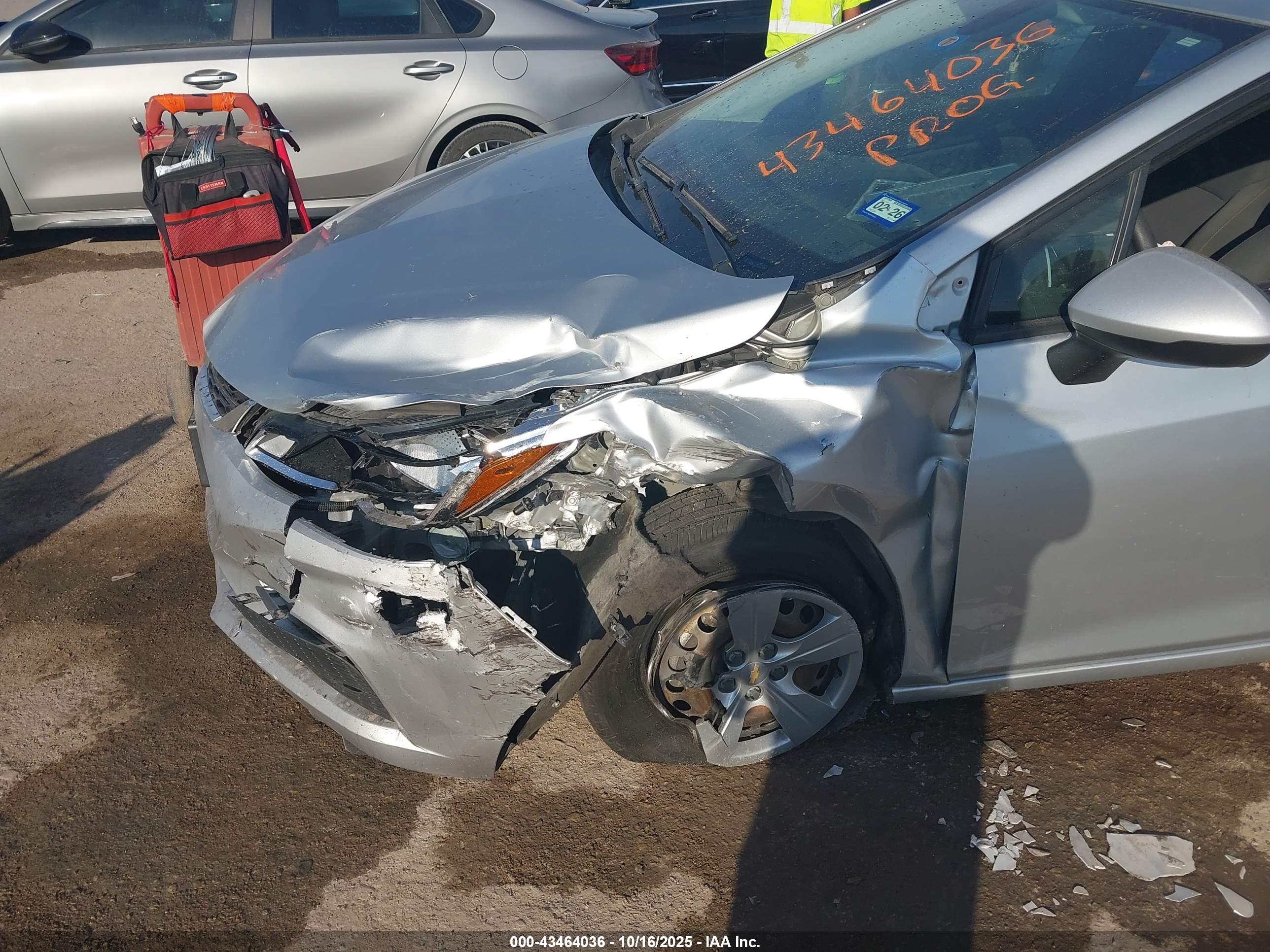 CHEVROLET CRUZE image 6