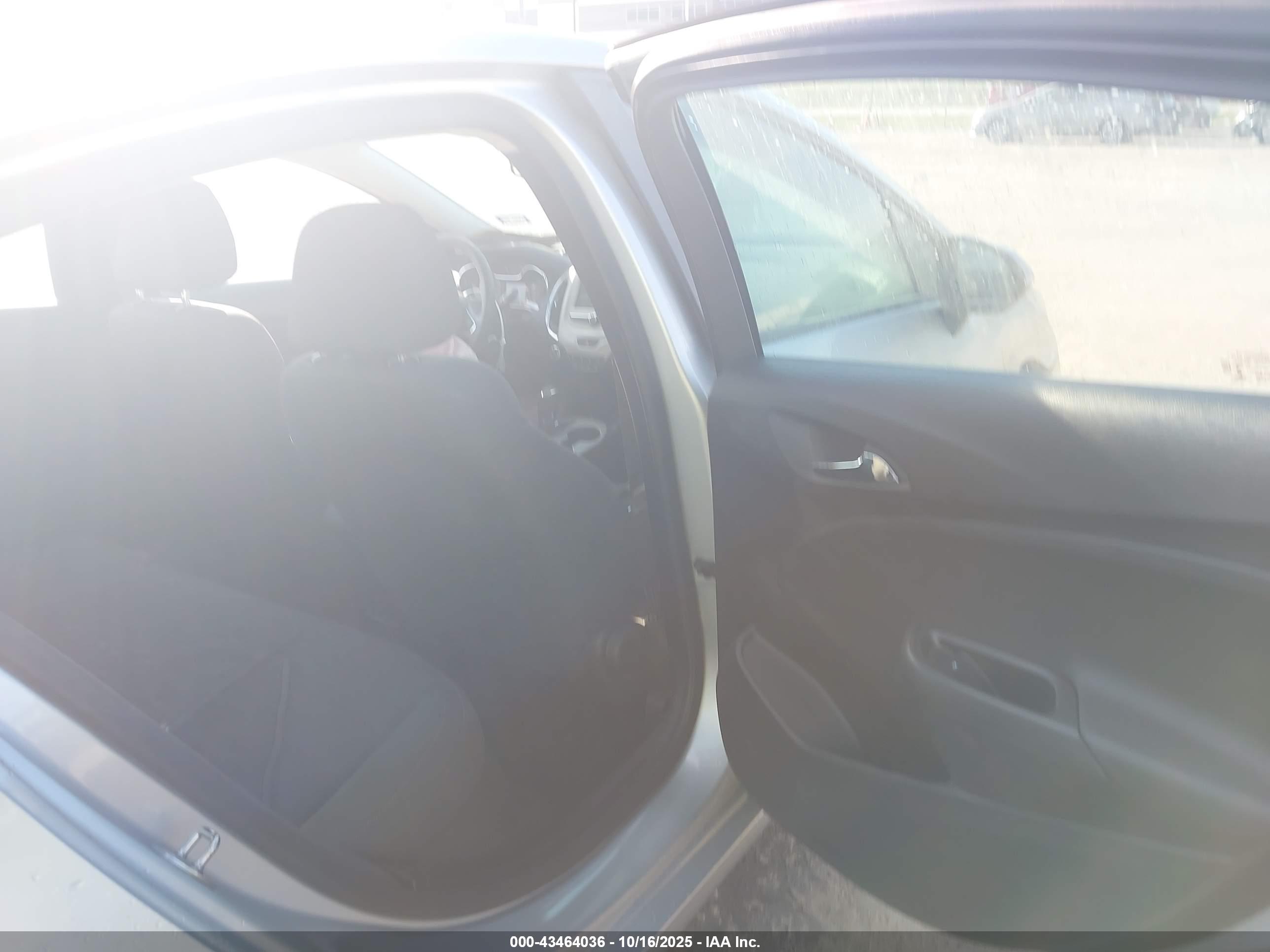 CHEVROLET CRUZE image 8
