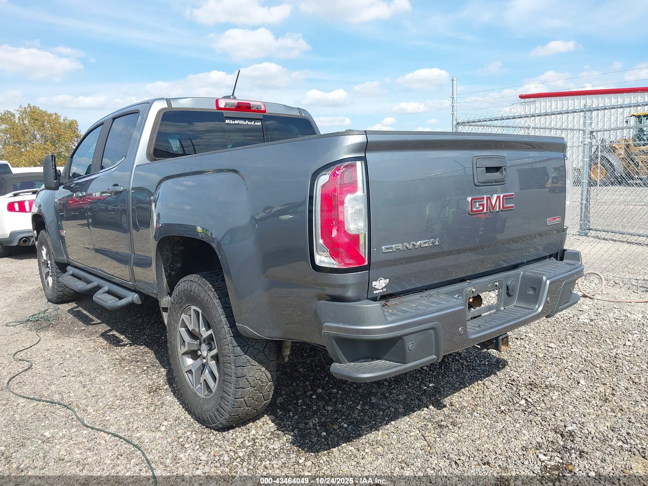 GMC CANYON image 3