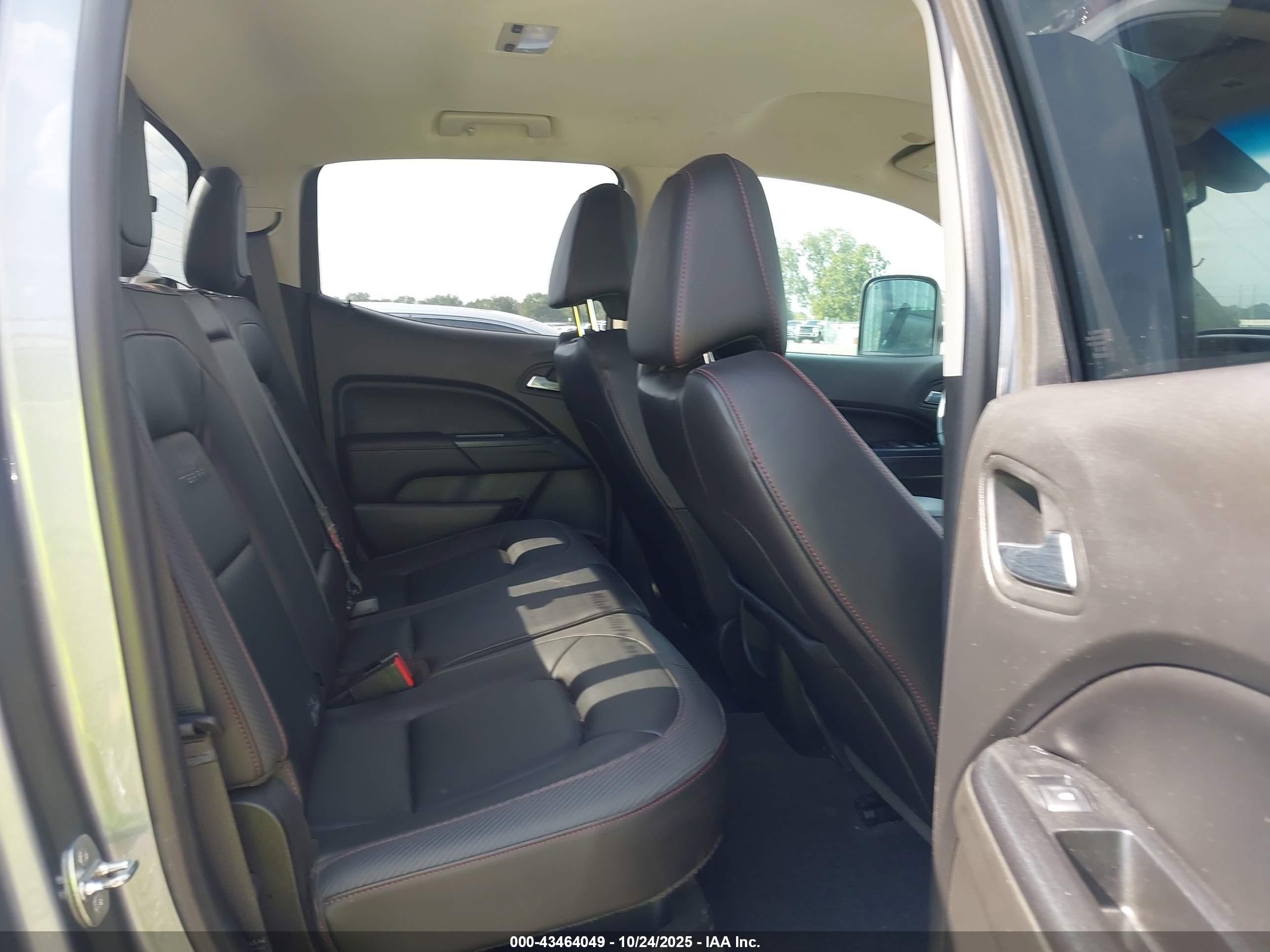 GMC CANYON image 8