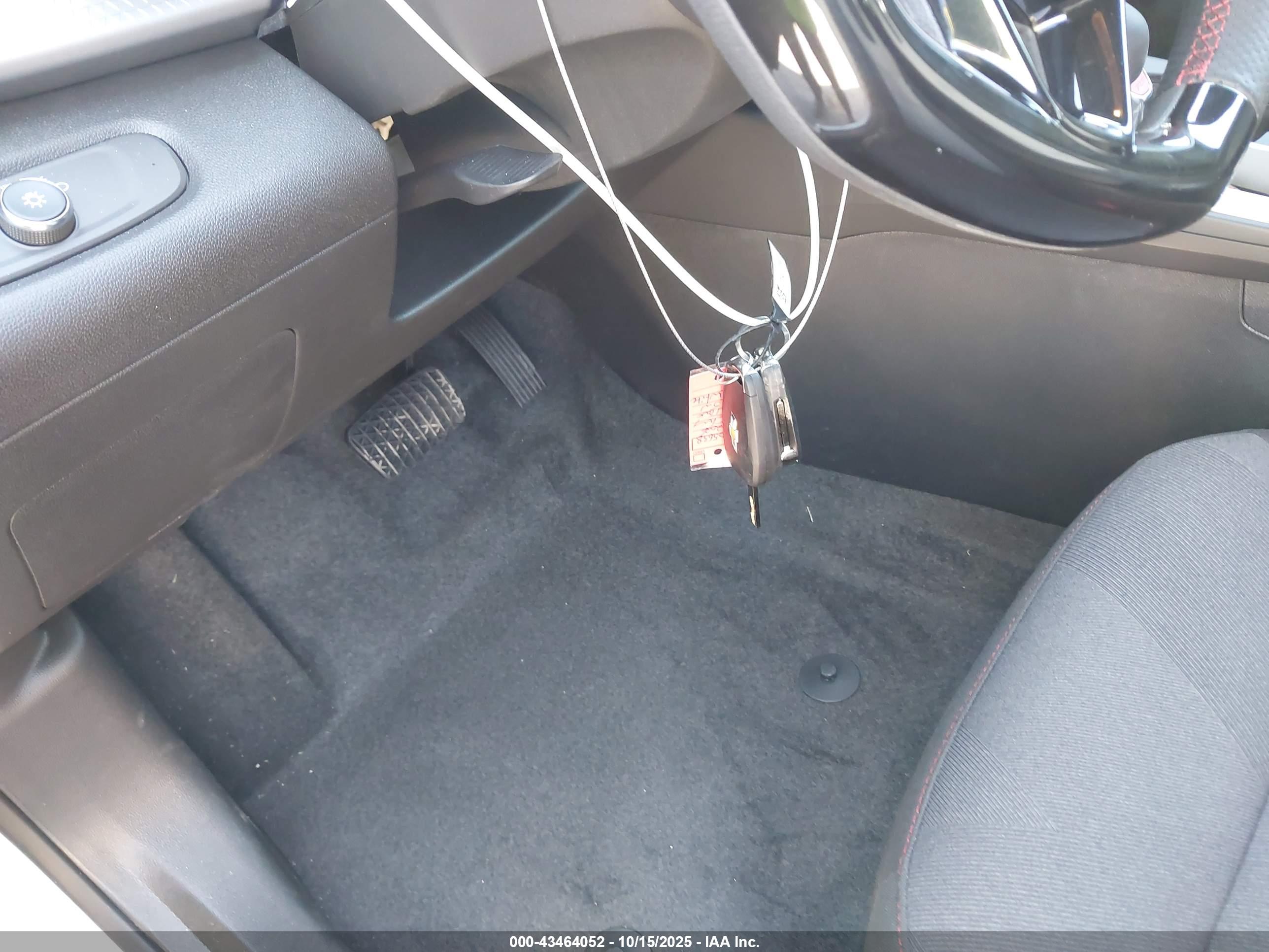 CHEVROLET TRAX image 11