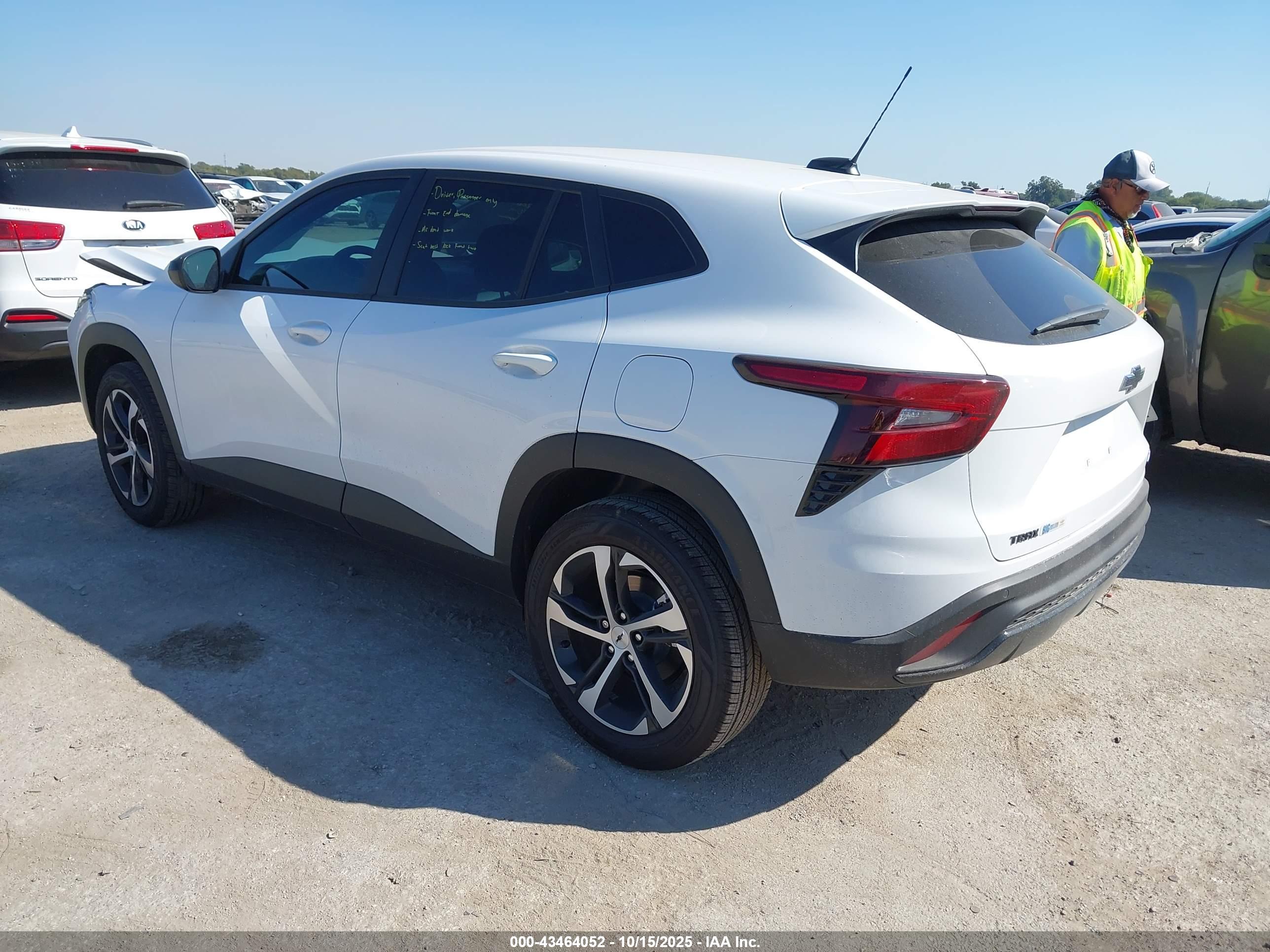 CHEVROLET TRAX image 3