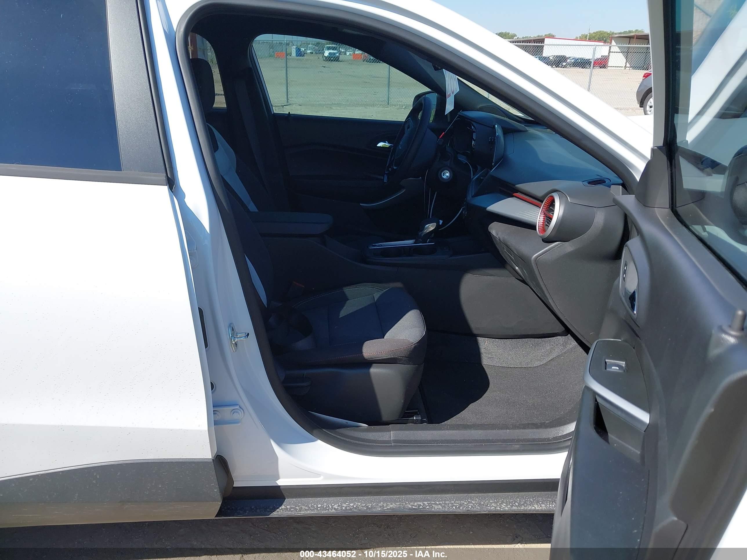 CHEVROLET TRAX image 5