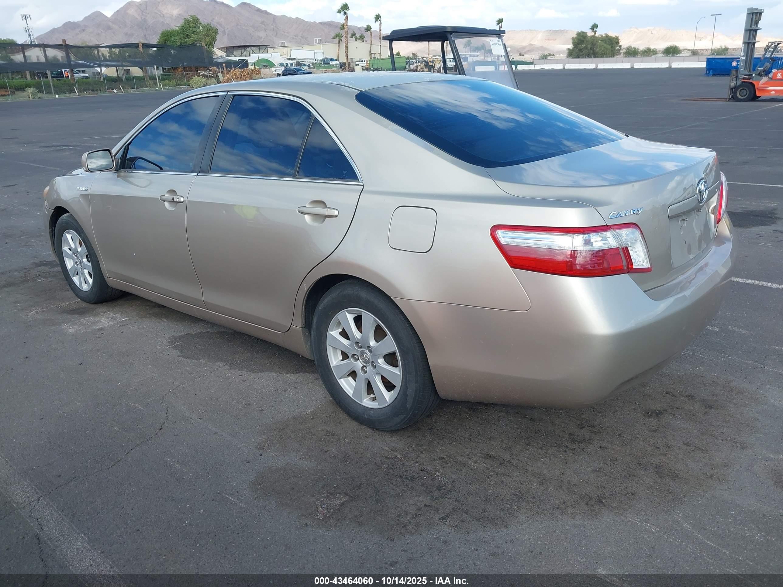 TOYOTA CAMRY image 3
