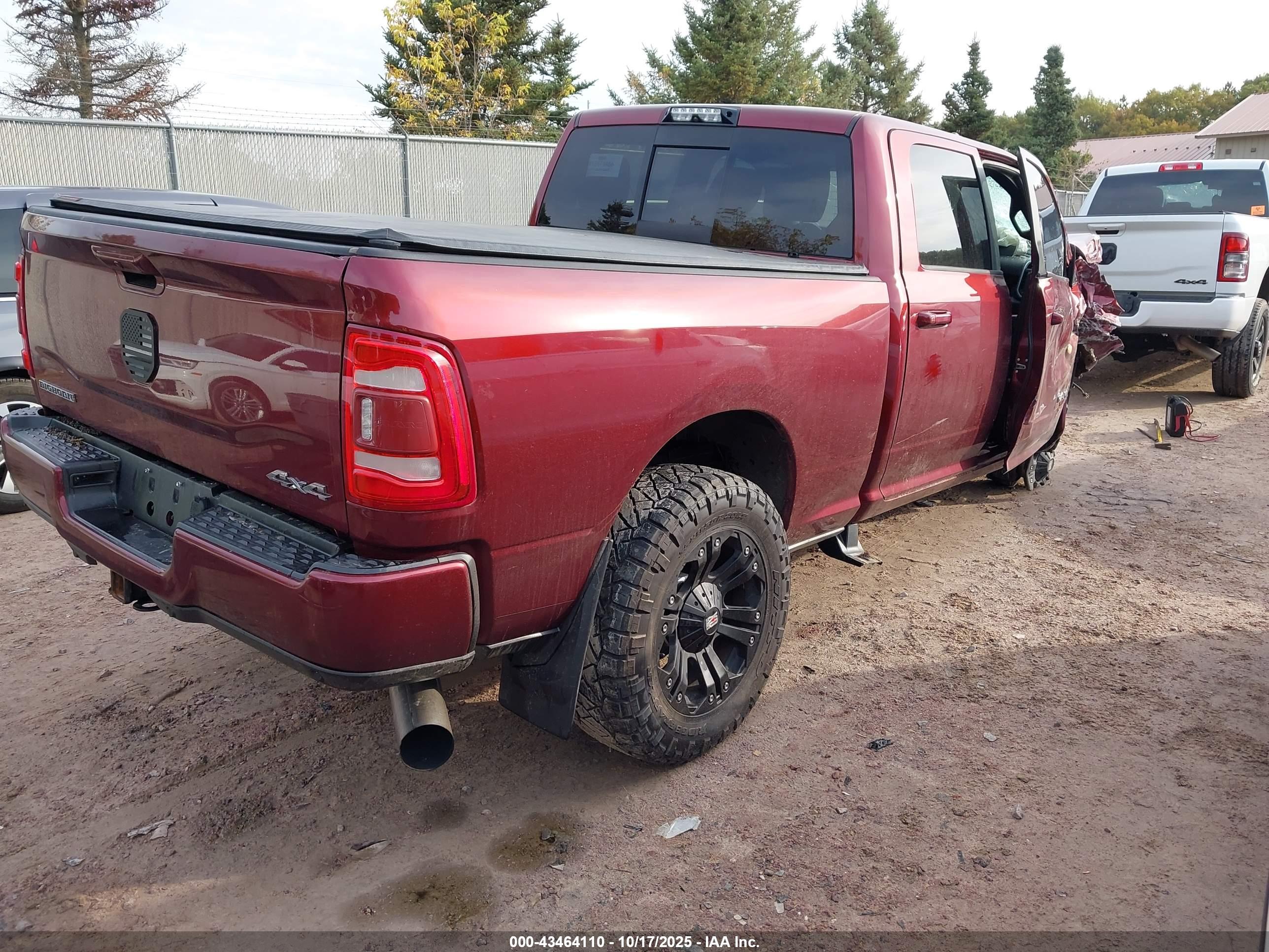 RAM 2500 image 4