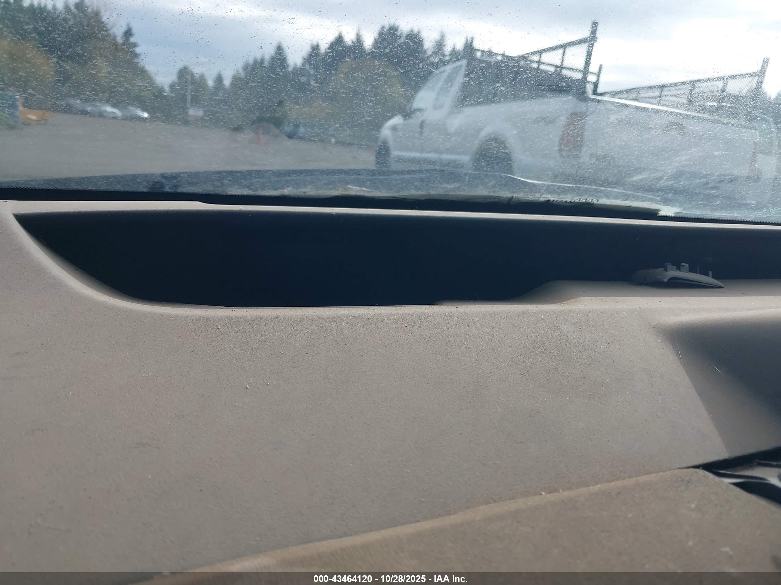 TOYOTA PRIUS image 7