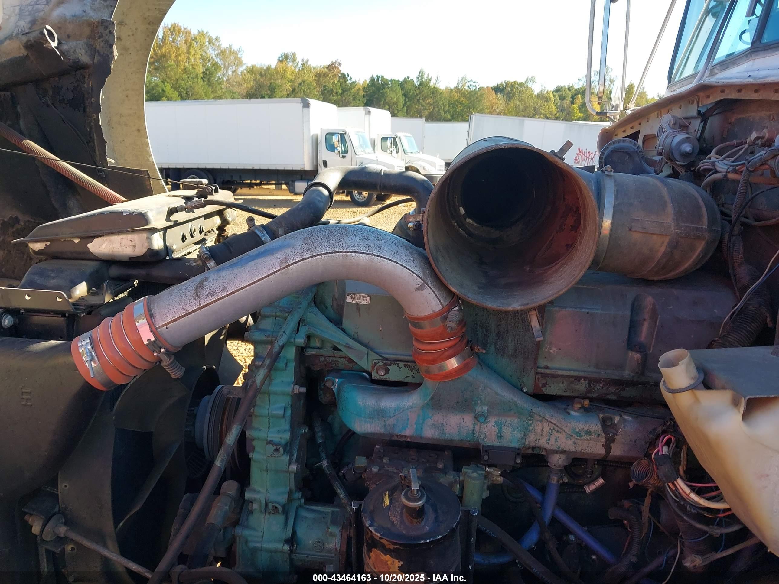 KENWORTH CONSTRUCTION image 10
