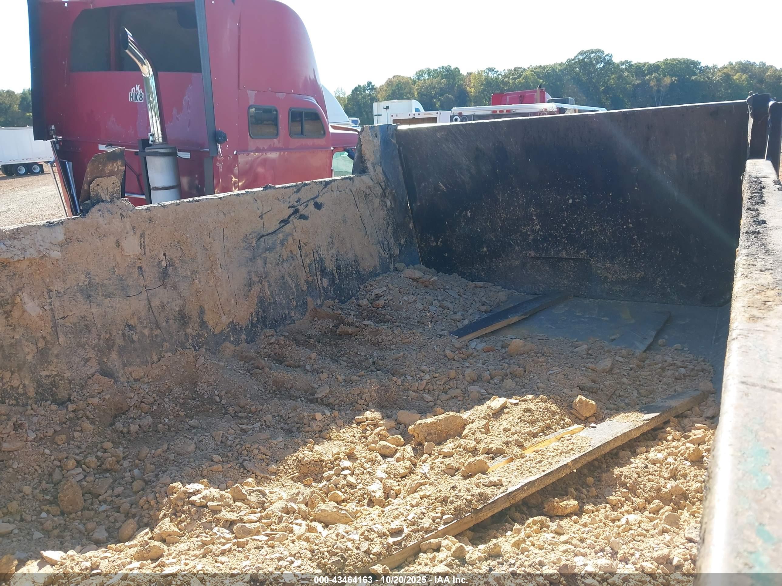 KENWORTH CONSTRUCTION image 8