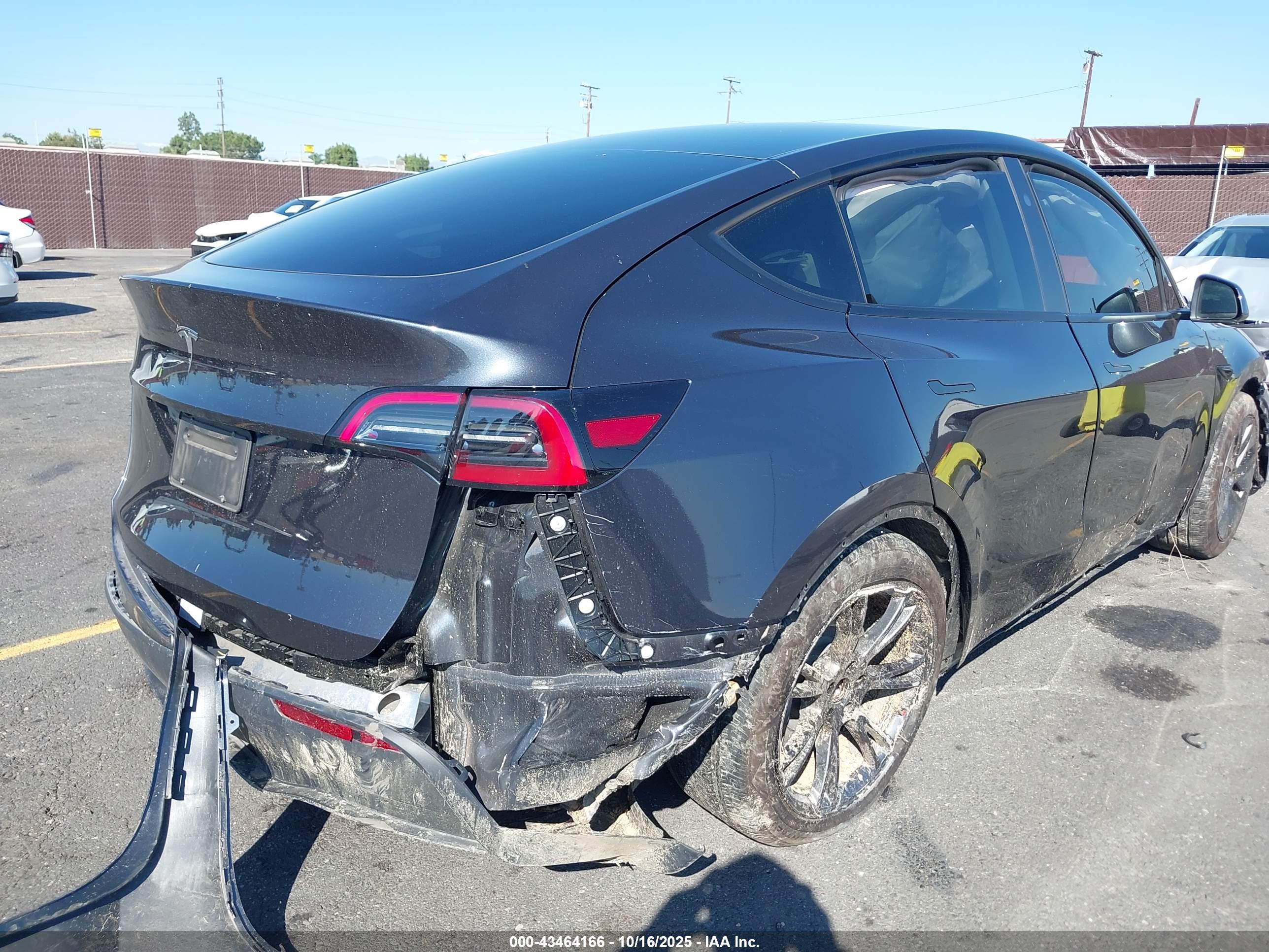 TESLA MODEL image 4