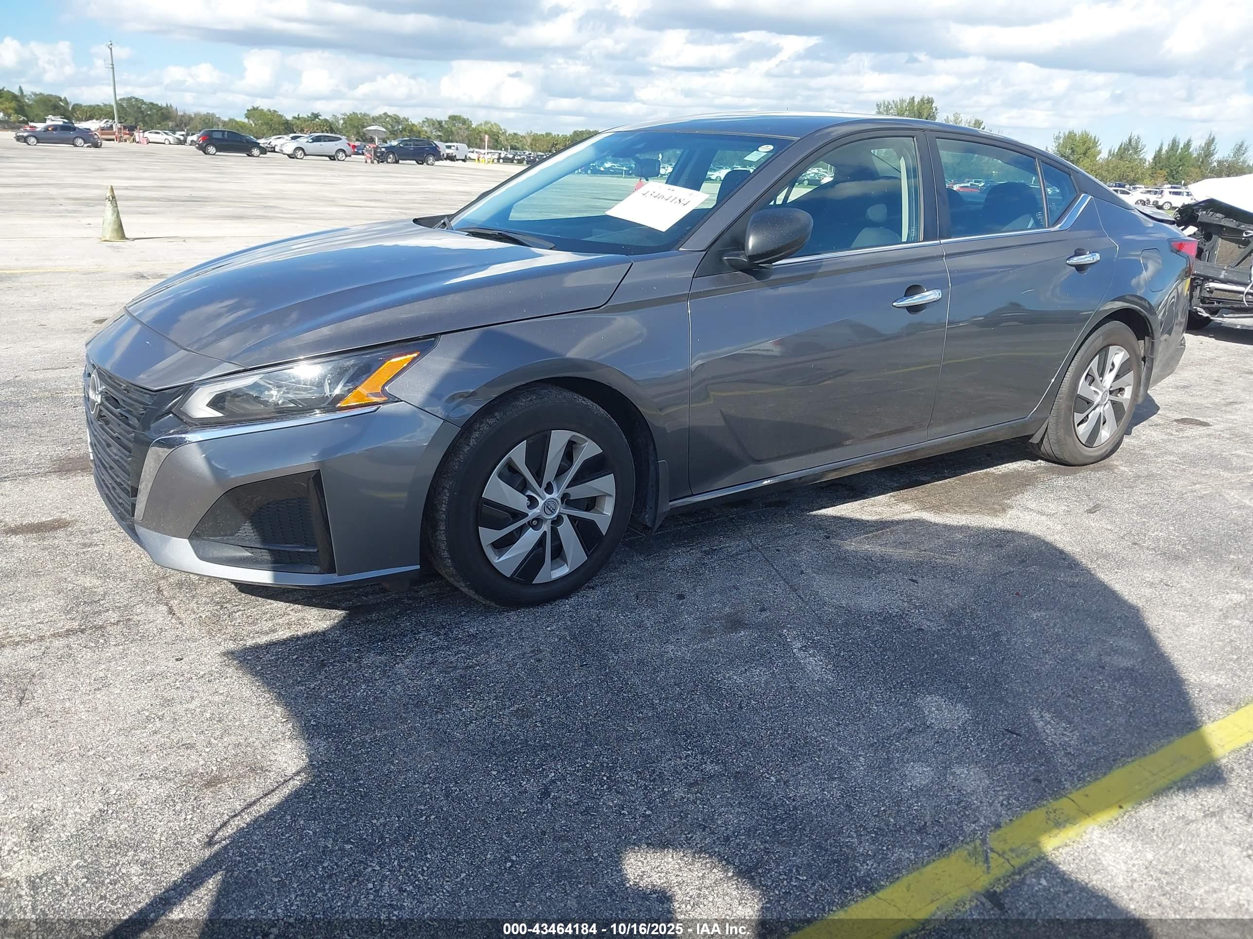 NISSAN ALTIMA image 2