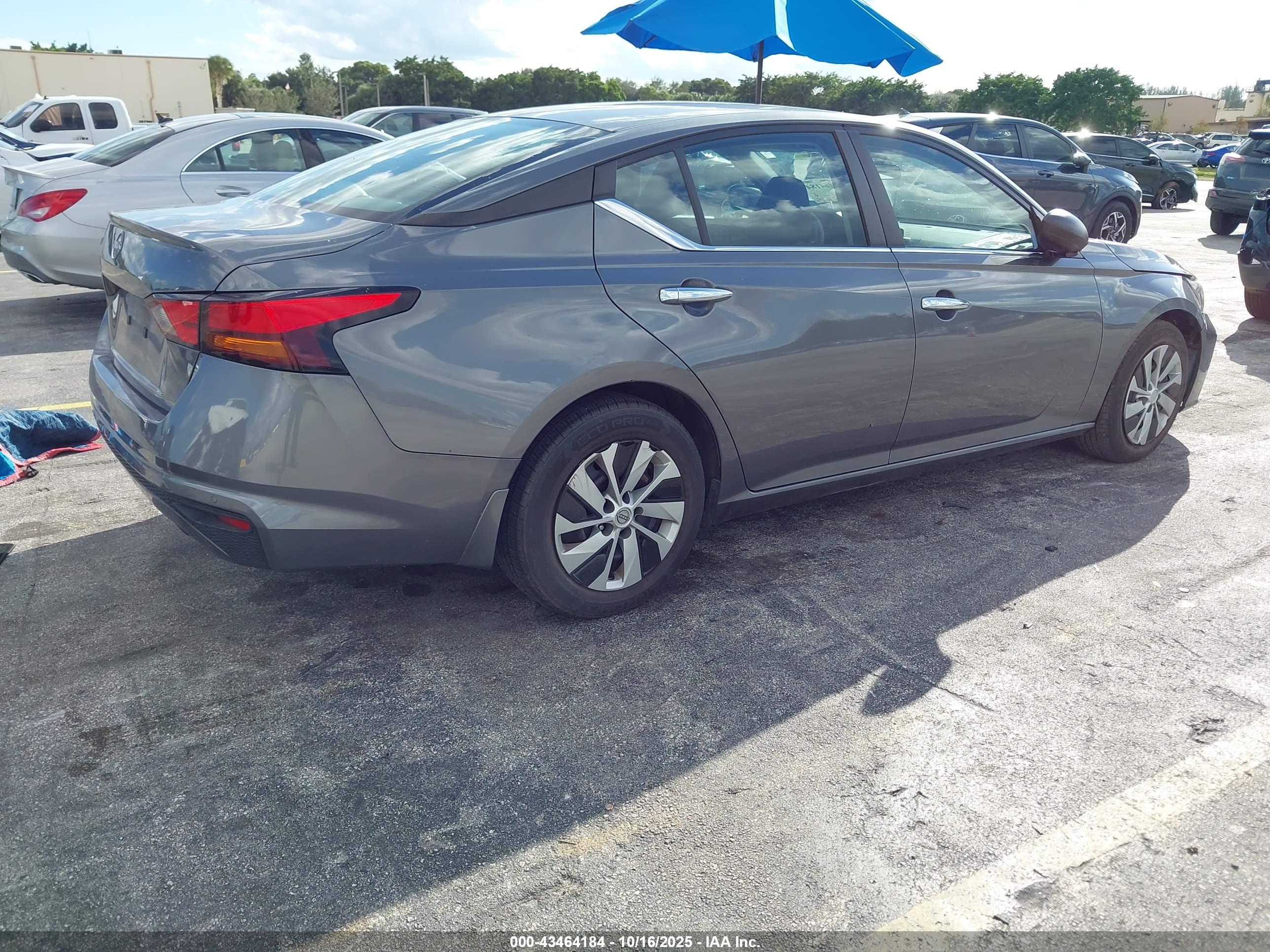 NISSAN ALTIMA image 4