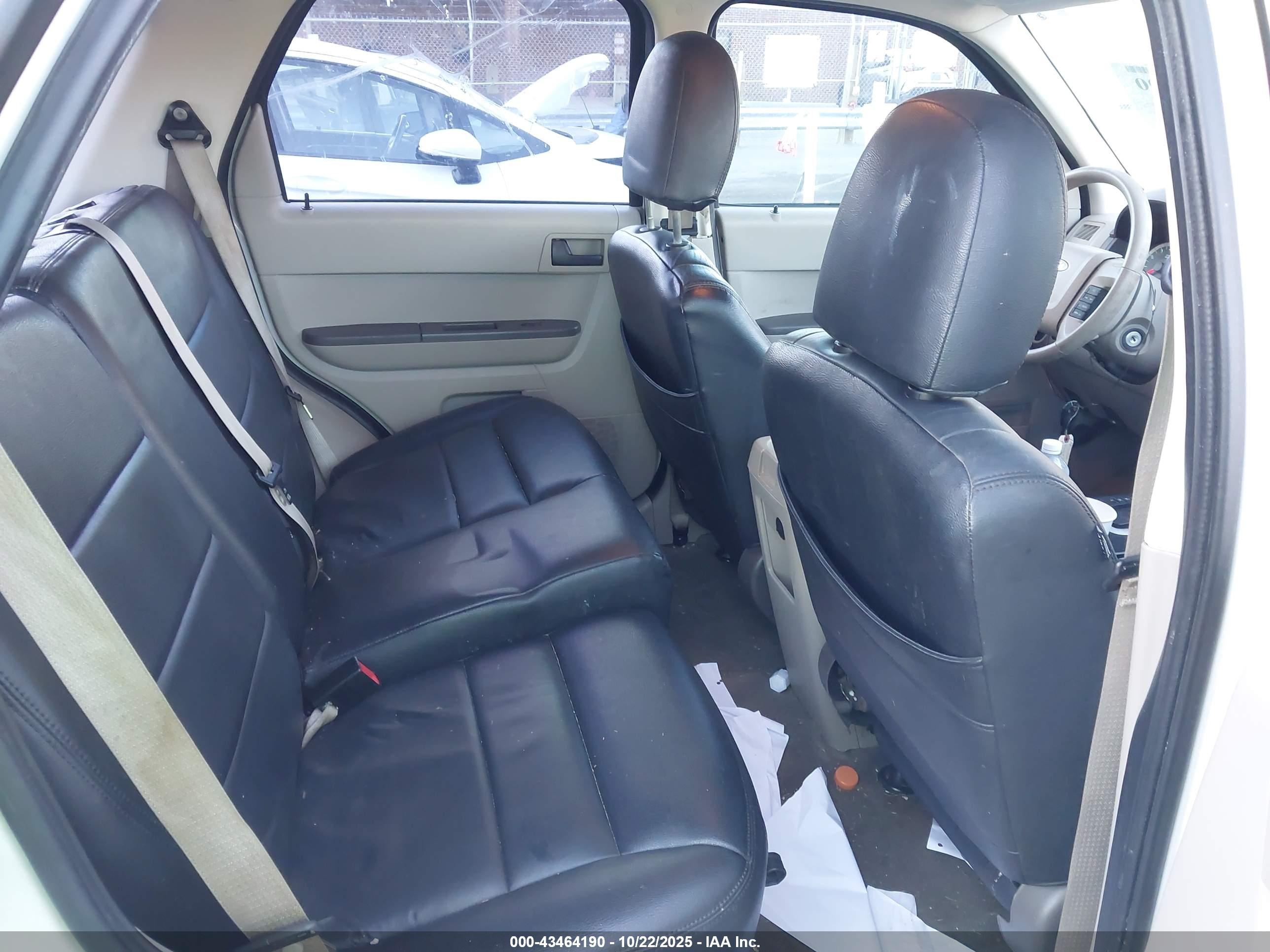FORD ESCAPE image 8