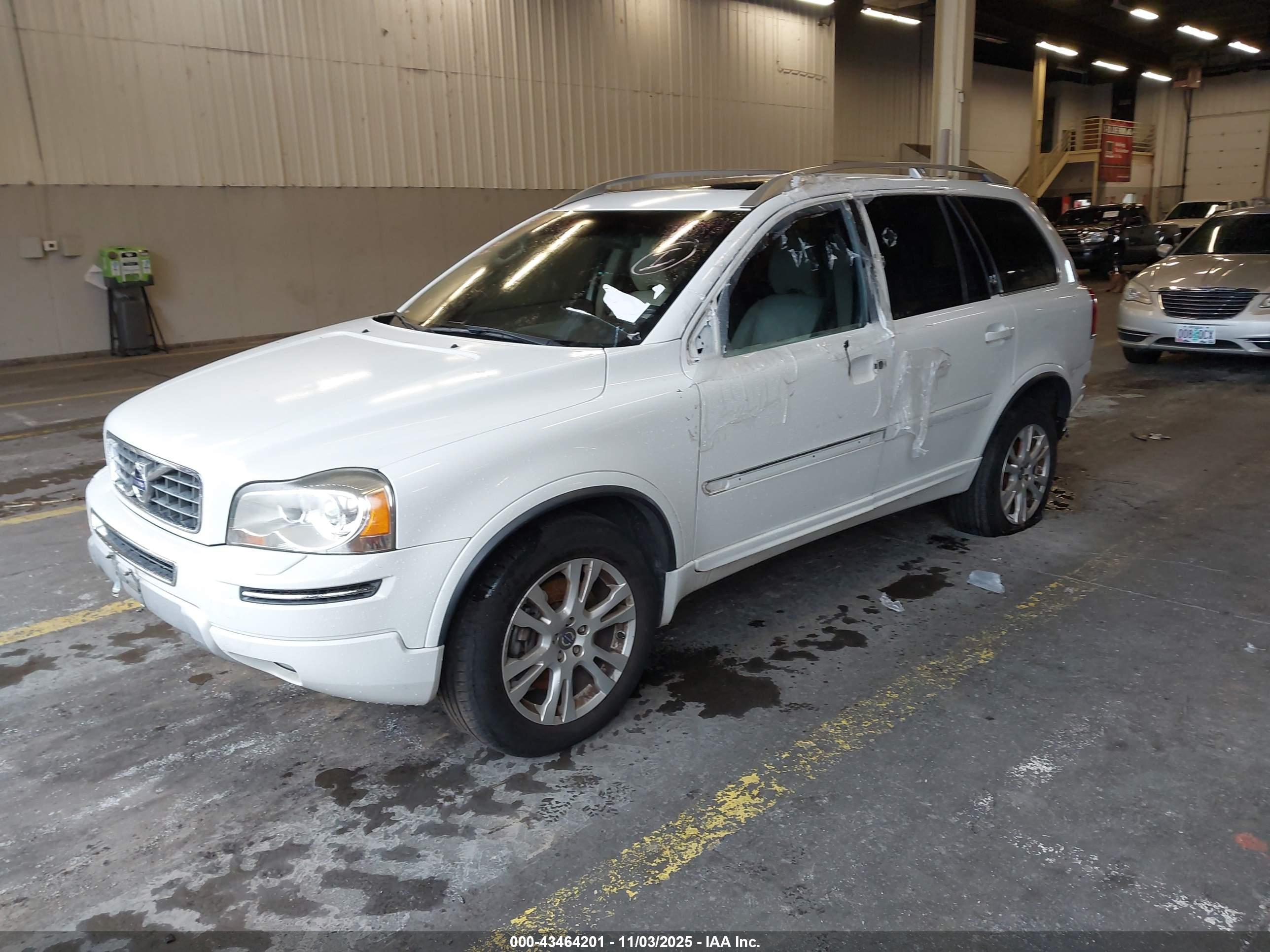 VOLVO XC90 image 2