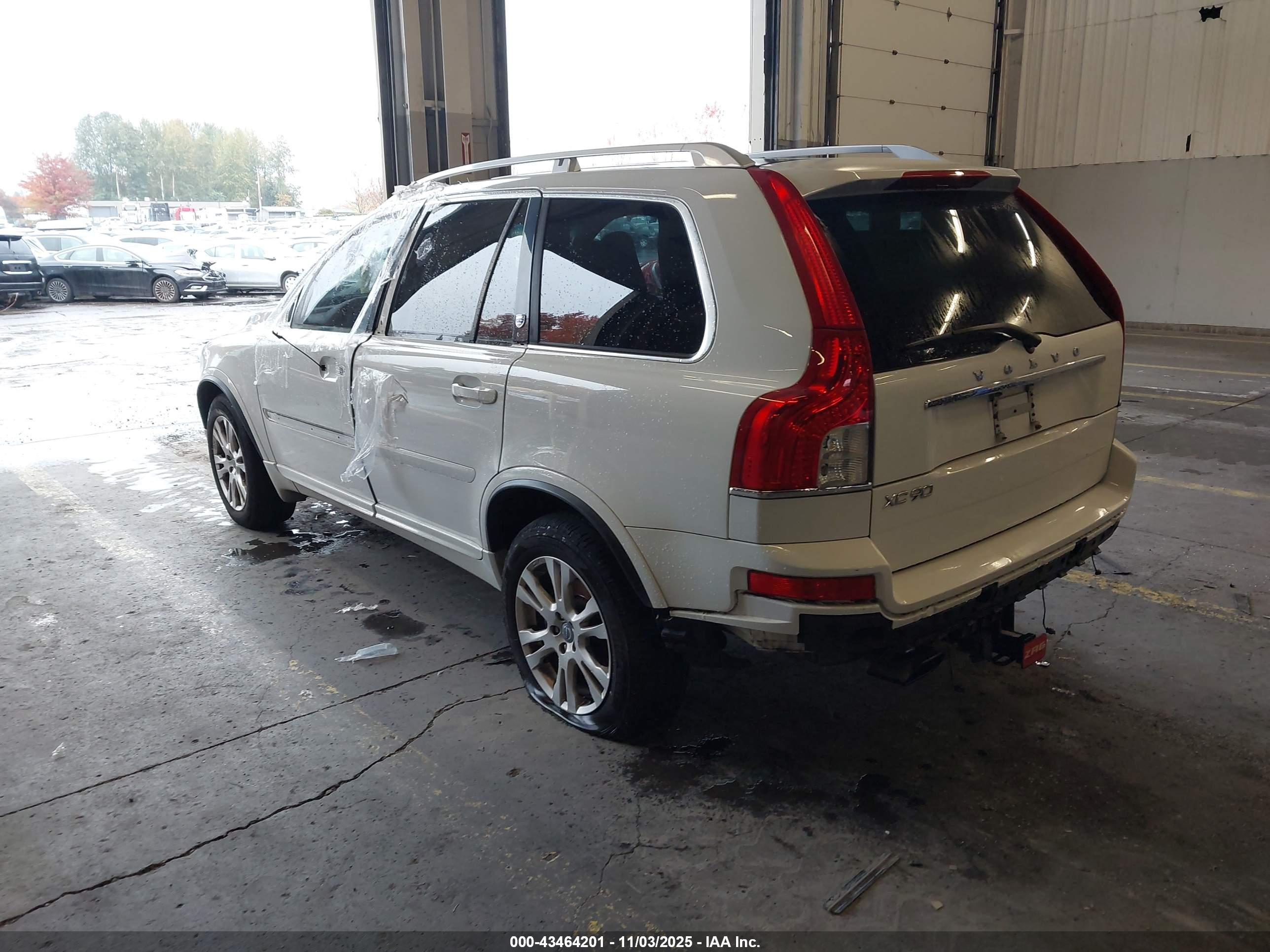 VOLVO XC90 image 3