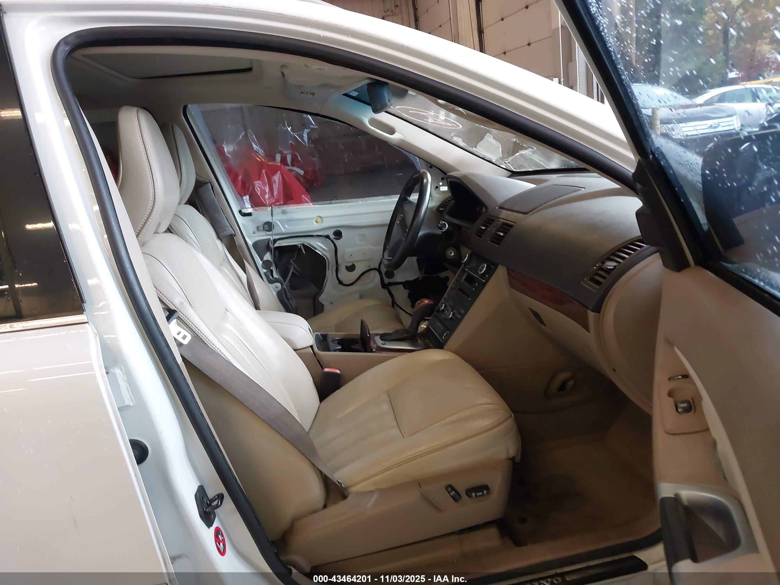 VOLVO XC90 image 5