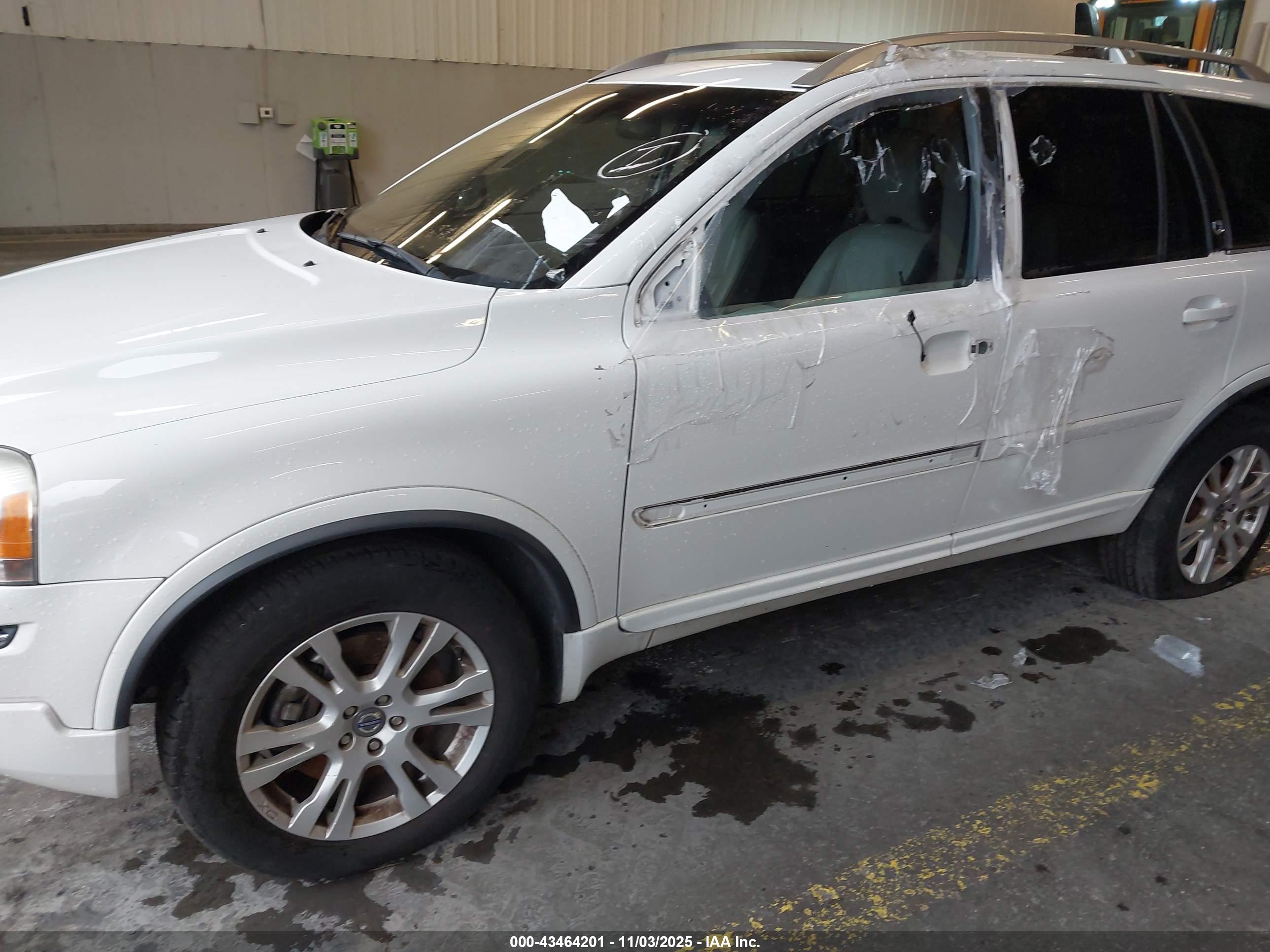 VOLVO XC90 image 6